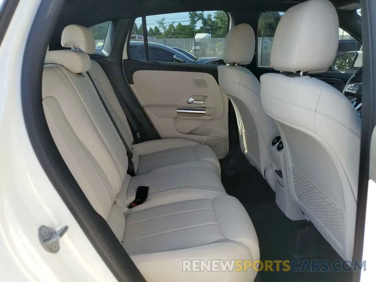 11 Photograph of a damaged car W1N4N4HB5MJ275811 MERCEDES-BENZ GLA-CLASS 2021