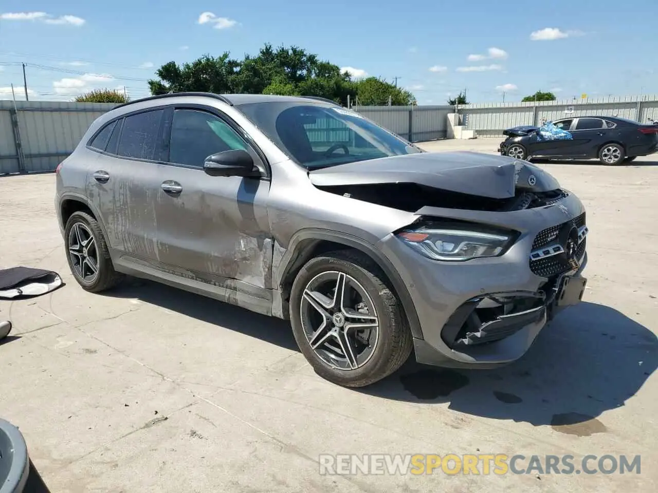 4 Photograph of a damaged car W1N4N4HB7MJ204562 MERCEDES-BENZ GLA-CLASS 2021