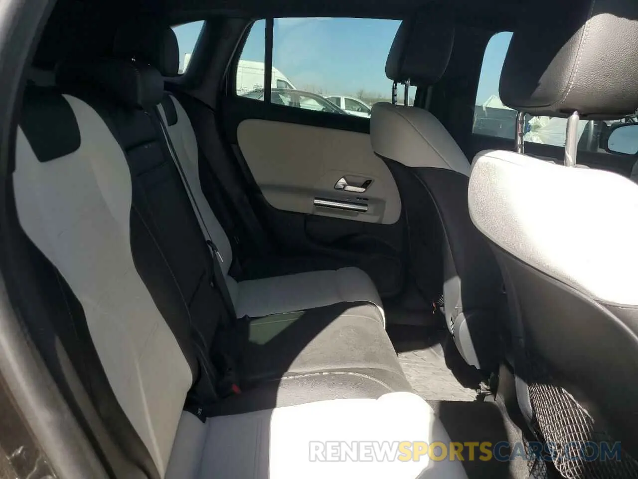 11 Photograph of a damaged car W1N4N5BB9MJ164189 MERCEDES-BENZ GLA-CLASS 2021