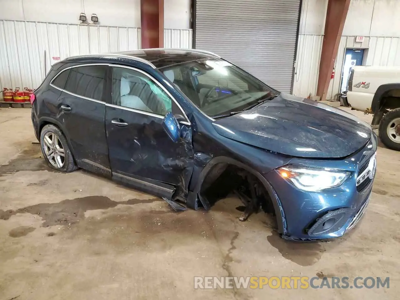 4 Photograph of a damaged car W1N4N4HB4NJ396427 MERCEDES-BENZ GLA-CLASS 2022