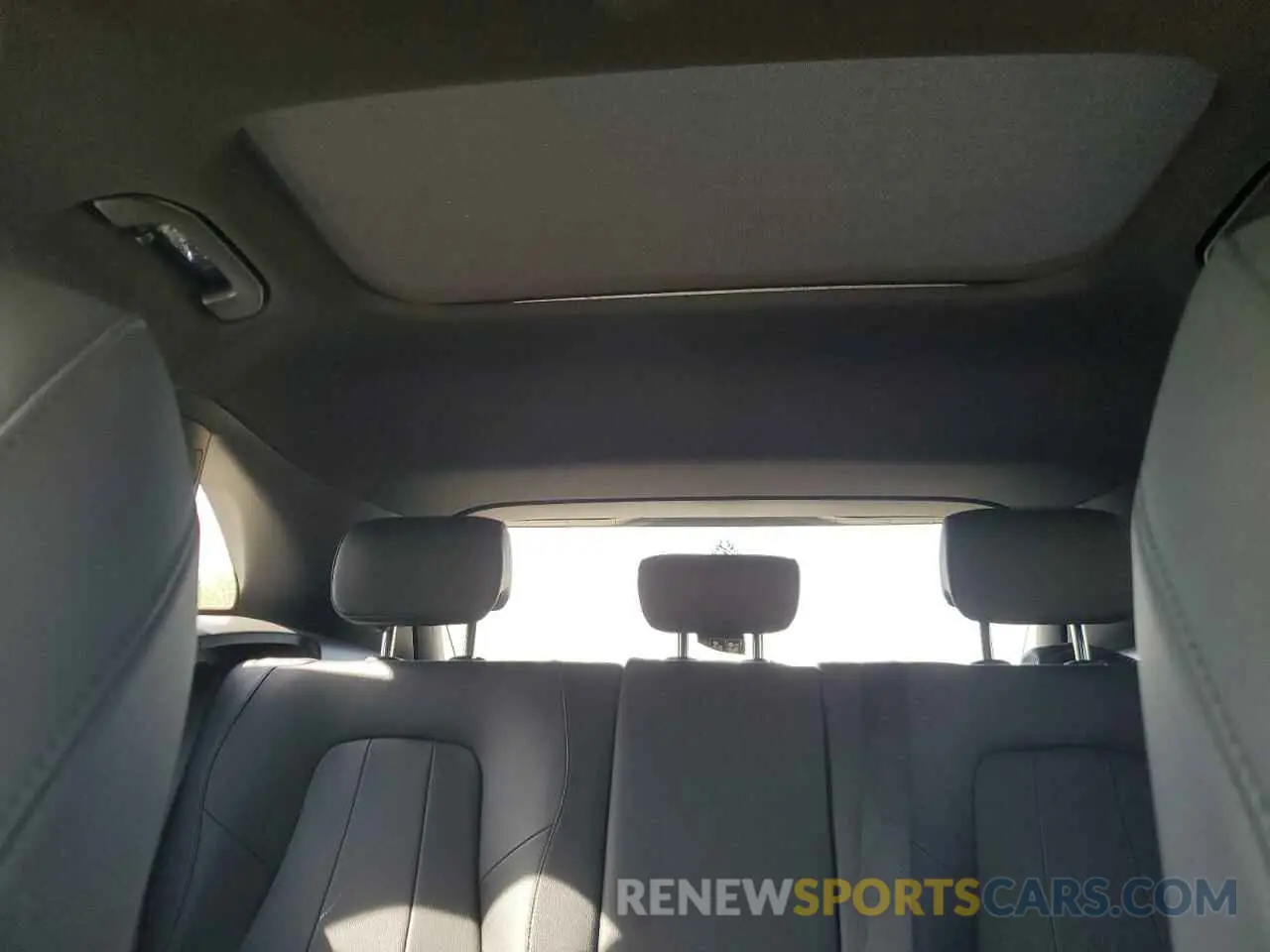 10 Photograph of a damaged car W1N4N4HB5NJ368734 MERCEDES-BENZ GLA-CLASS 2022