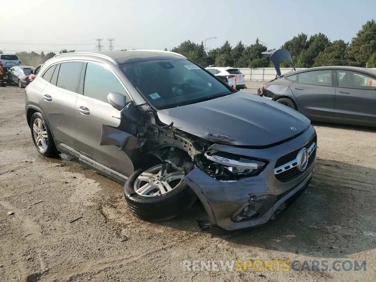 4 Photograph of a damaged car W1N4N4HB5NJ381905 MERCEDES-BENZ GLA-CLASS 2022