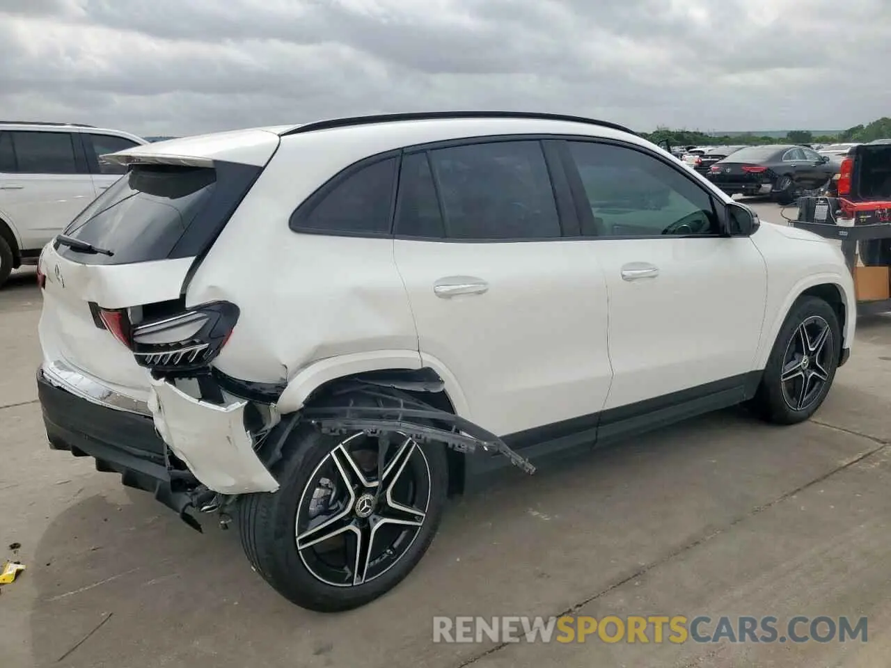 3 Photograph of a damaged car W1N4N4GB0RJ610854 MERCEDES-BENZ GLA-CLASS 2024