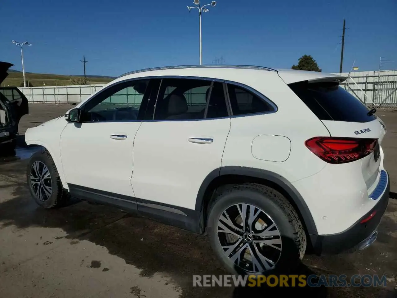 2 Photograph of a damaged car W1N4N4HB5SJ686736 MERCEDES-BENZ GLA-CLASS 2025
