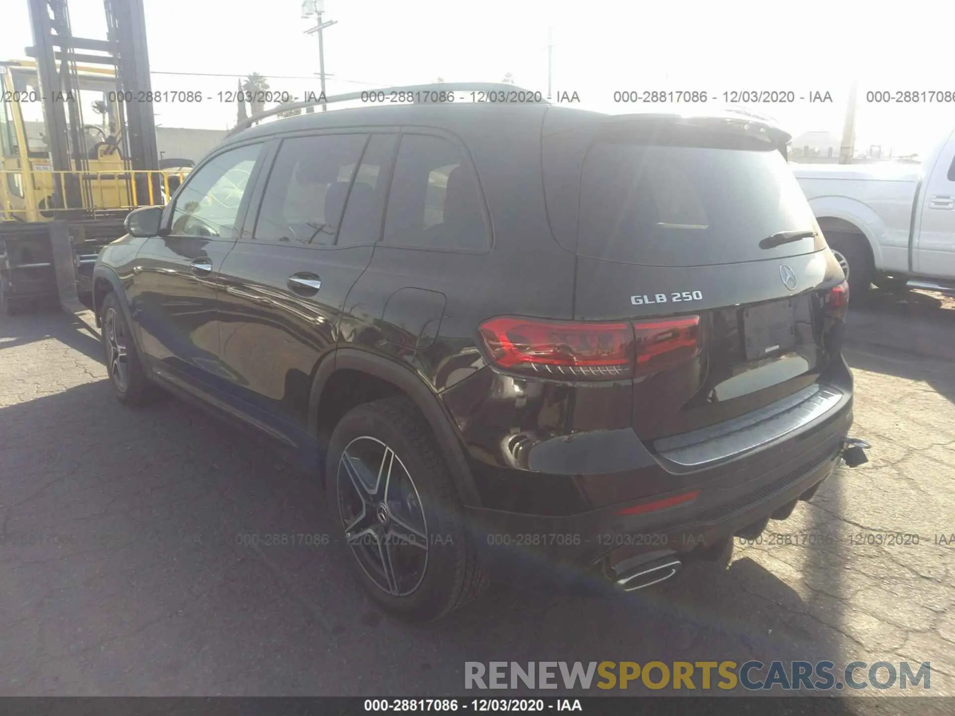 3 Photograph of a damaged car W1N4M4GB0LW041579 MERCEDES-BENZ GLB 2020