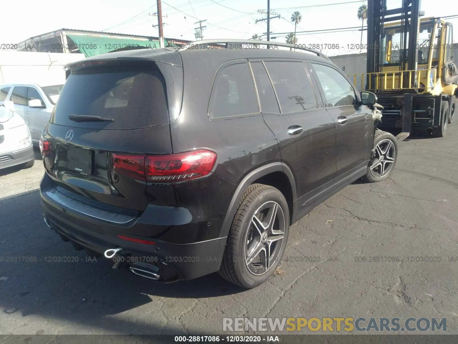 4 Photograph of a damaged car W1N4M4GB0LW041579 MERCEDES-BENZ GLB 2020