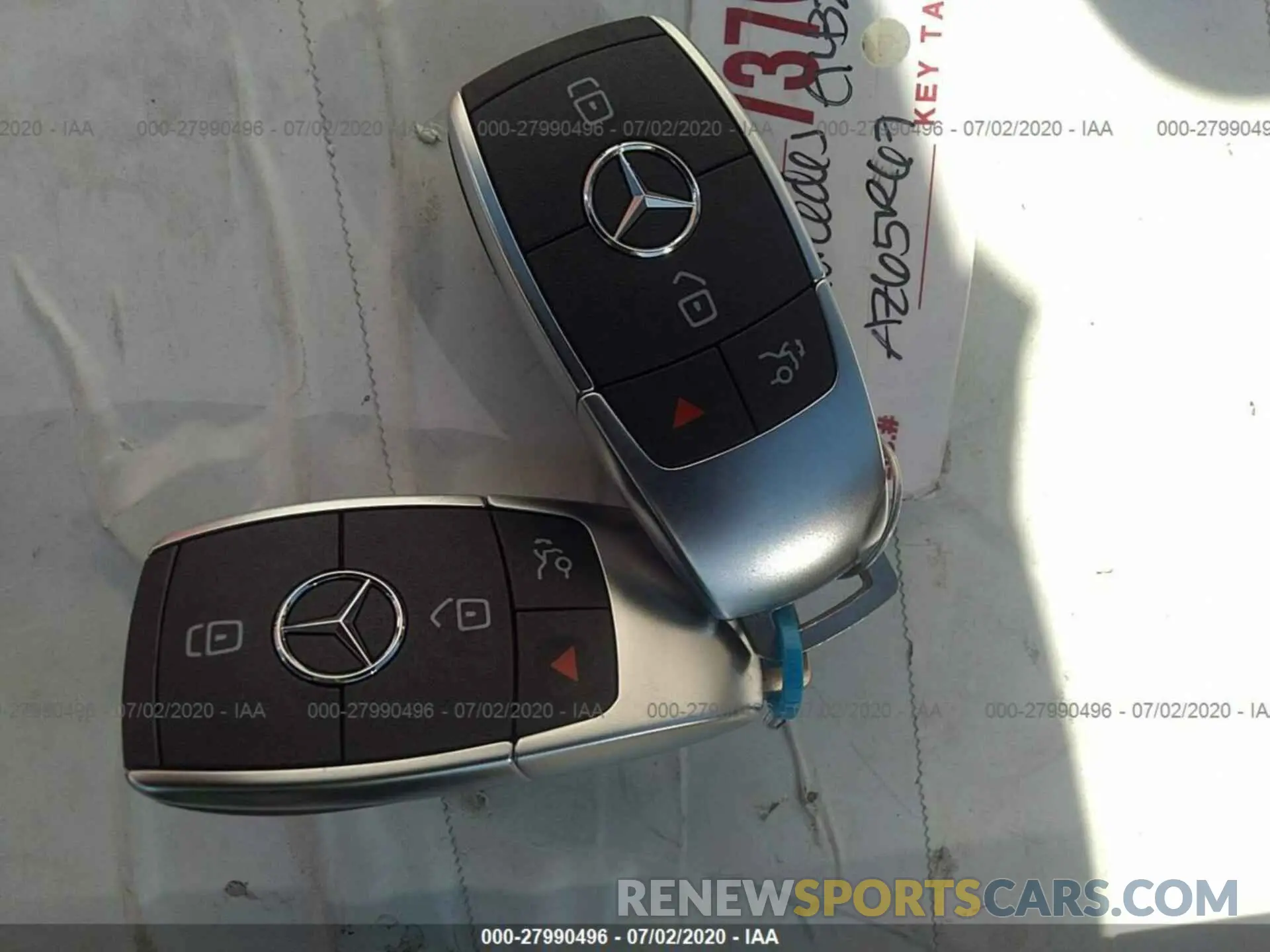 11 Photograph of a damaged car W1N4M4GB1LW026220 MERCEDES-BENZ GLB 2020