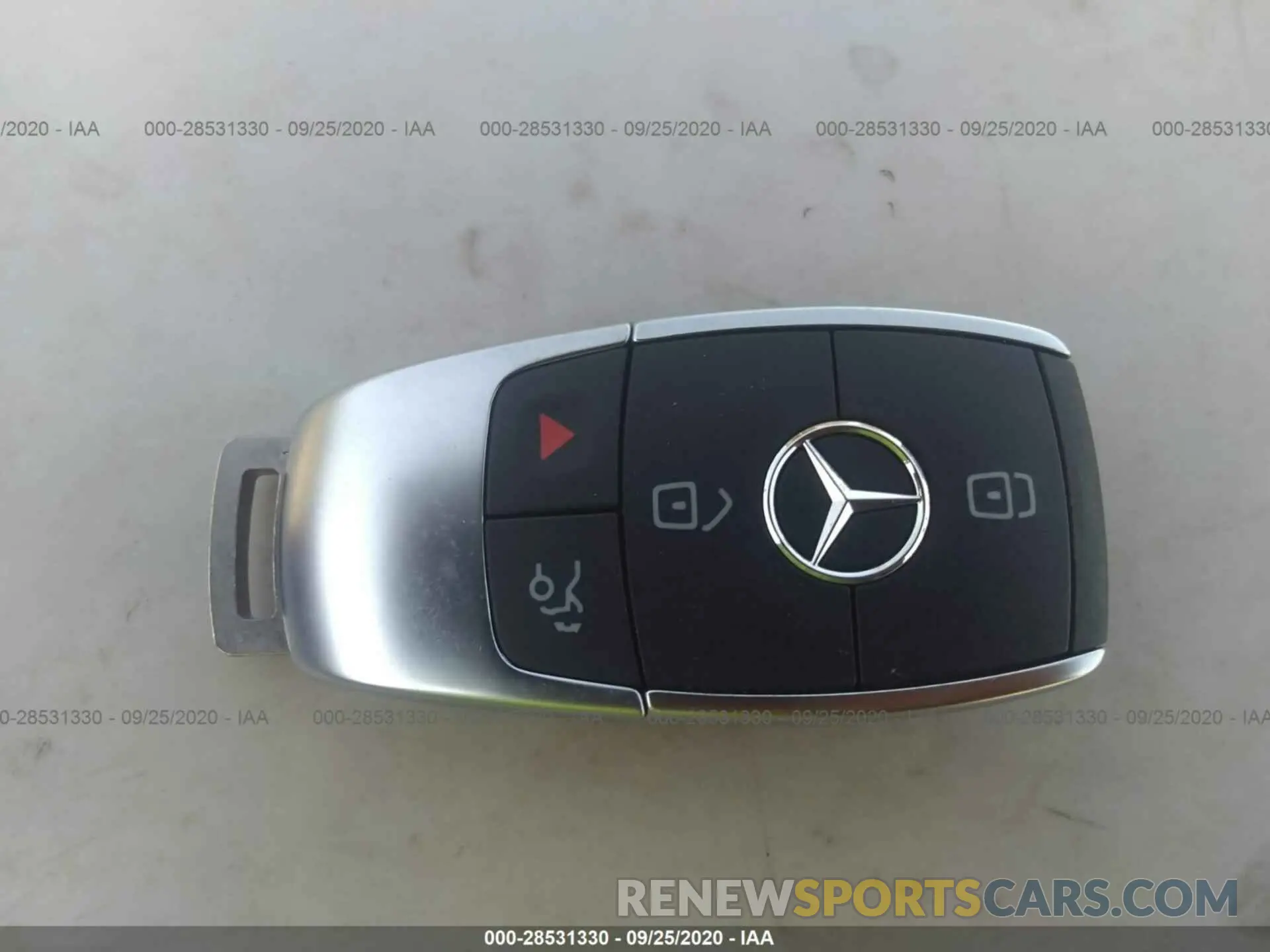11 Photograph of a damaged car W1N4M4GB6LW026813 MERCEDES-BENZ GLB 2020