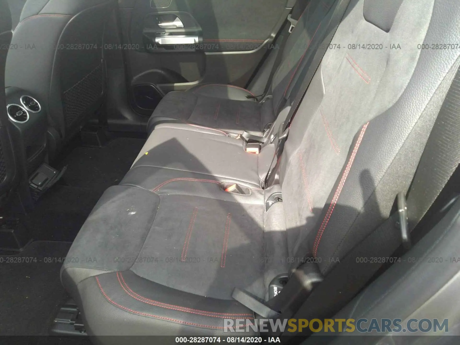 8 Photograph of a damaged car W1N4M4HB0LW028006 MERCEDES-BENZ GLB 2020