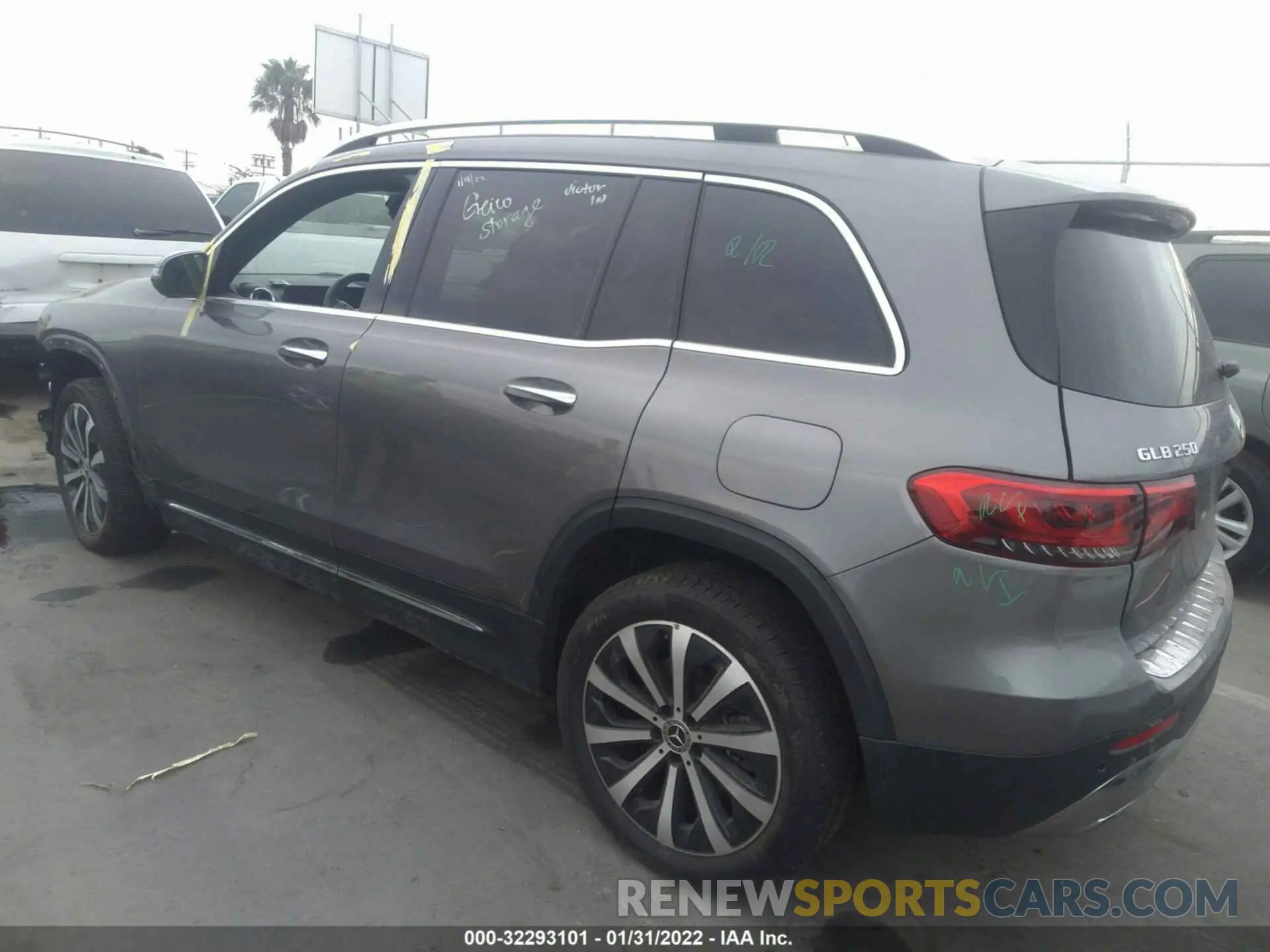 3 Photograph of a damaged car W1N4M4HB0LW054847 MERCEDES-BENZ GLB 2020