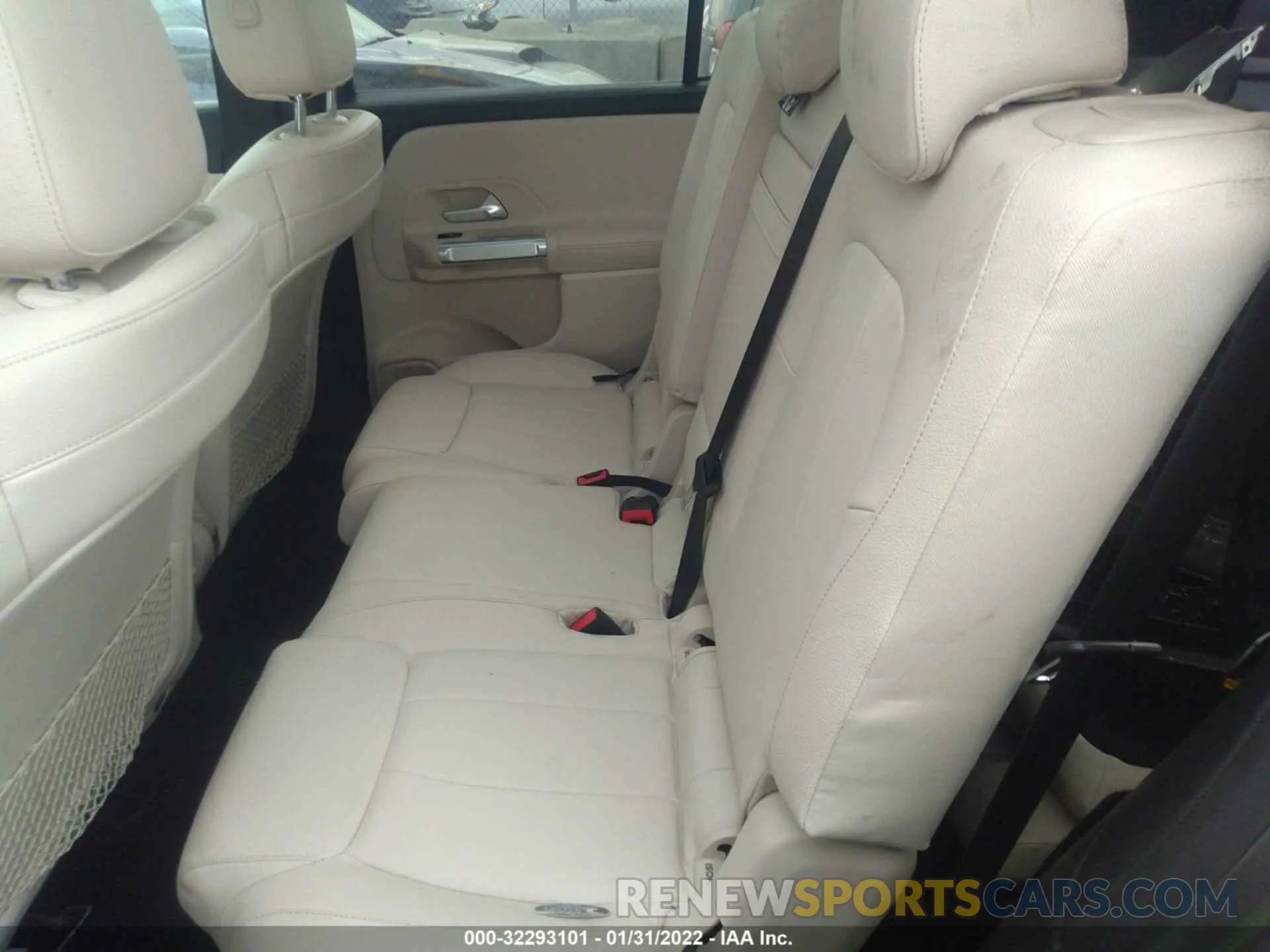 8 Photograph of a damaged car W1N4M4HB0LW054847 MERCEDES-BENZ GLB 2020