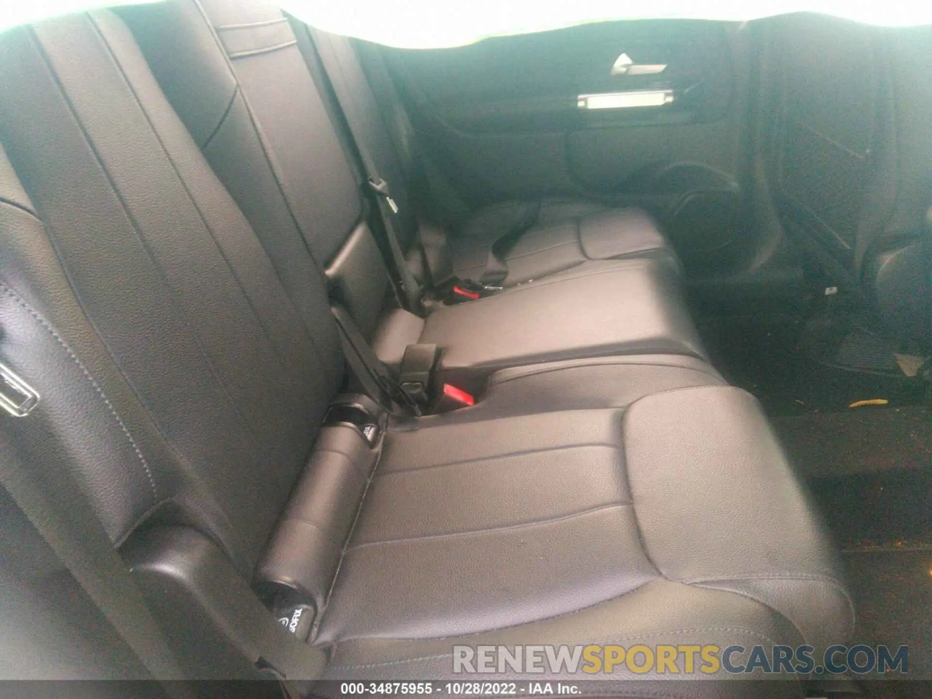 8 Photograph of a damaged car W1N4M4HB3LW033619 MERCEDES-BENZ GLB 2020