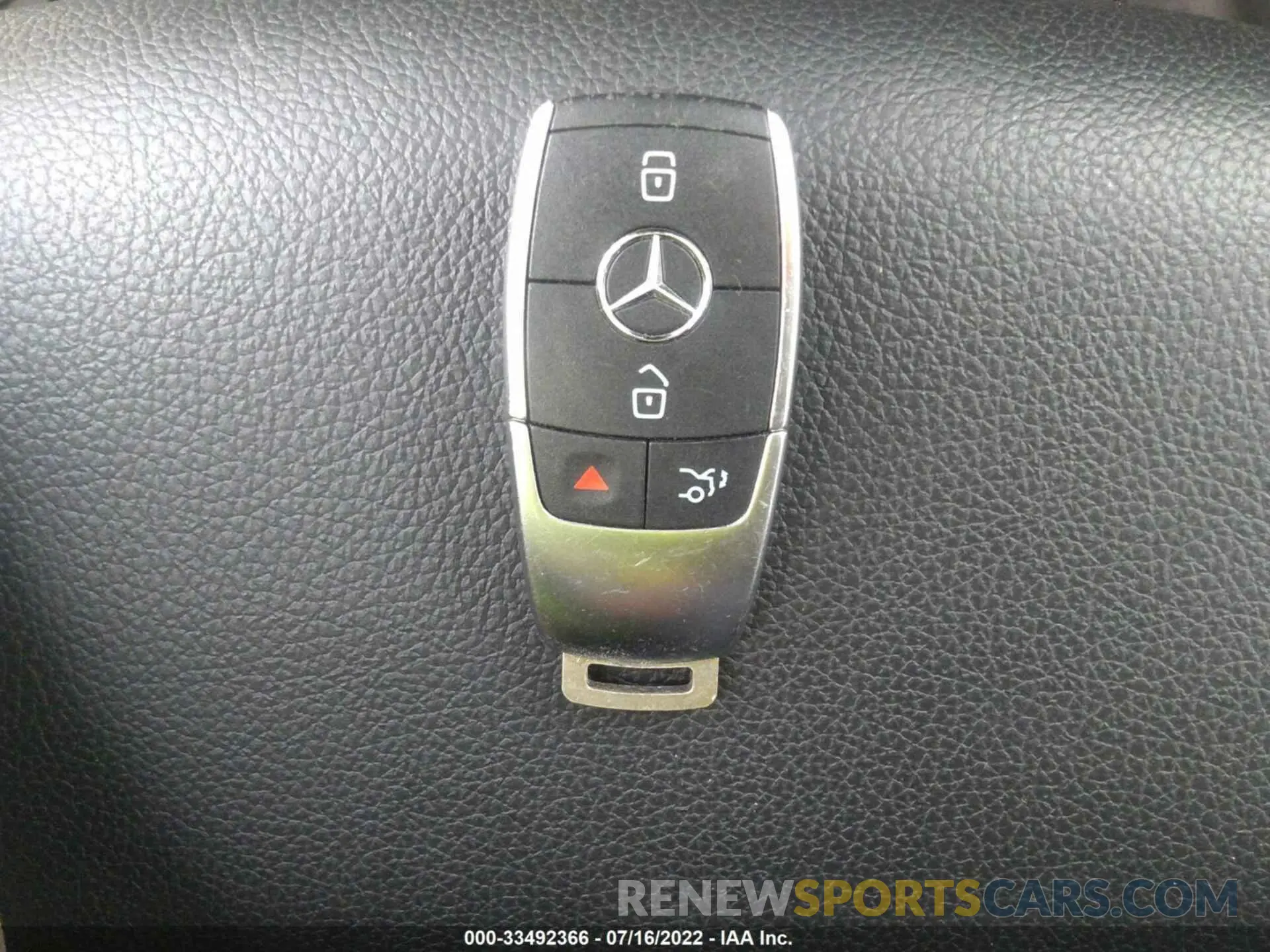 11 Photograph of a damaged car W1N4M4HB6LW043125 MERCEDES-BENZ GLB 2020