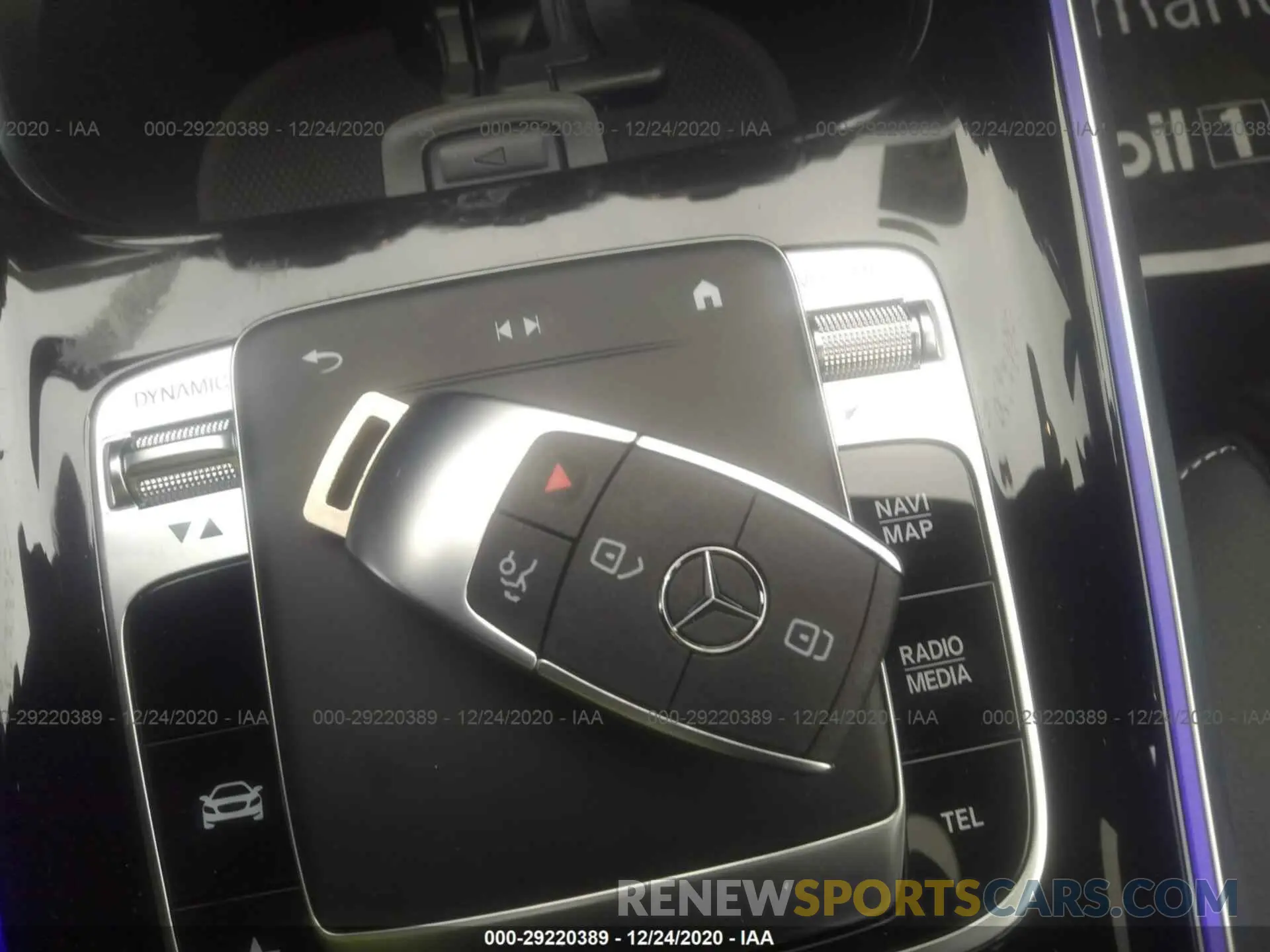 11 Photograph of a damaged car W1N4M4HB7LW073640 MERCEDES-BENZ GLB 2020