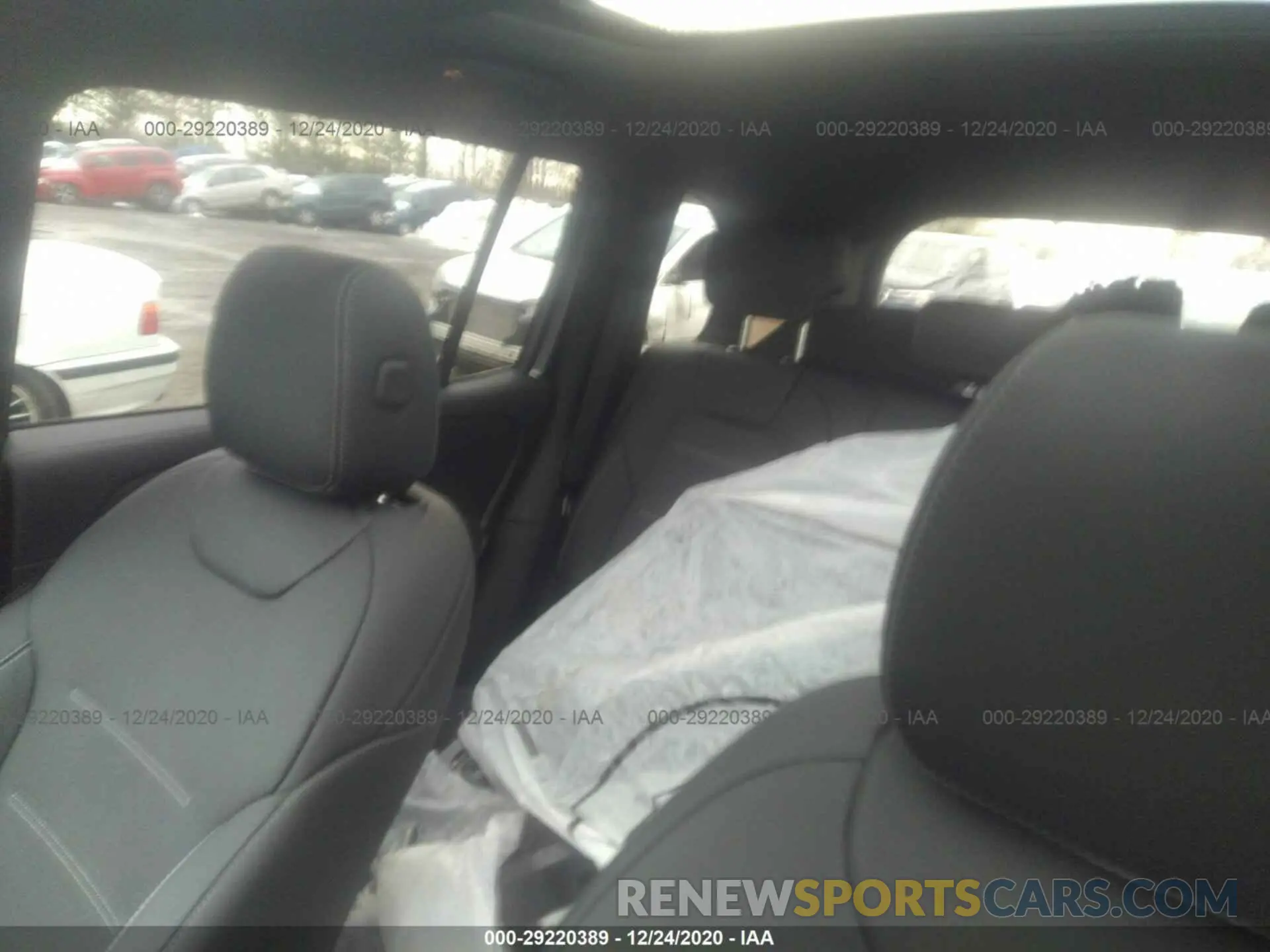 8 Photograph of a damaged car W1N4M4HB7LW073640 MERCEDES-BENZ GLB 2020