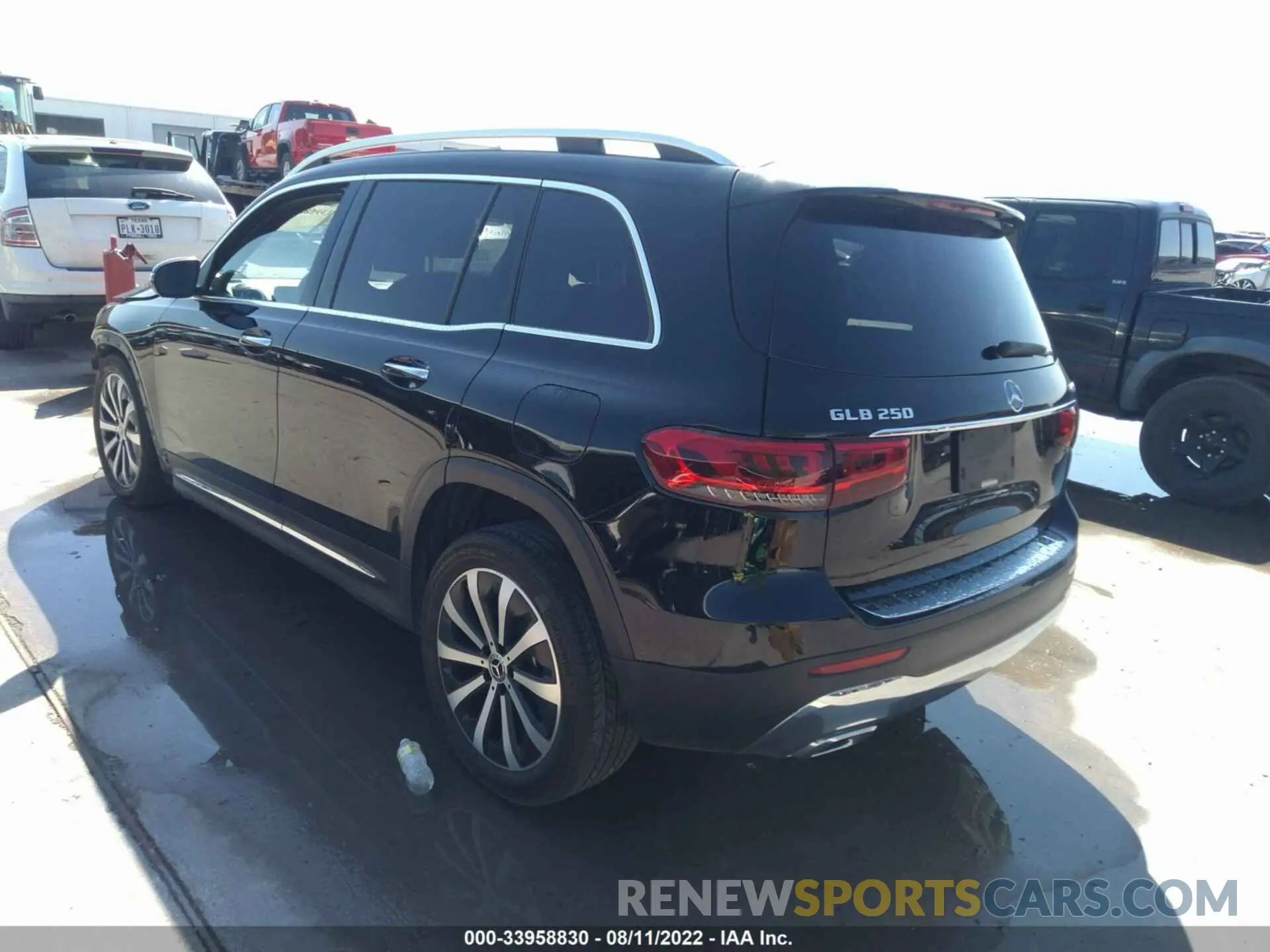 3 Photograph of a damaged car W1N4M4HB8LW022633 MERCEDES-BENZ GLB 2020