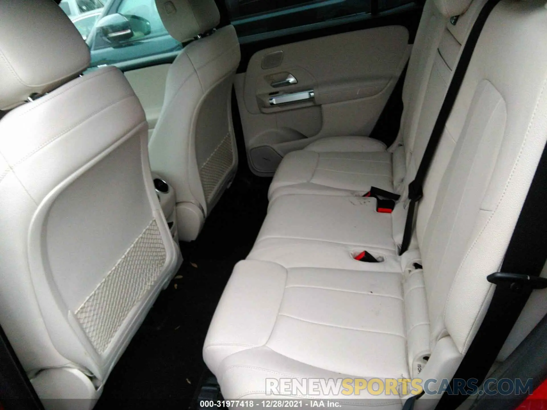8 Photograph of a damaged car W1N4M4HB8LW054918 MERCEDES-BENZ GLB 2020
