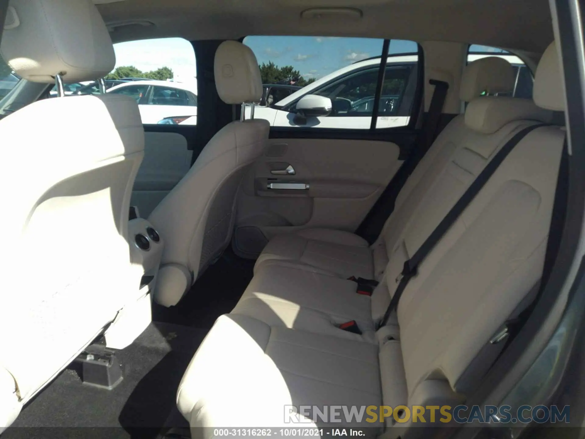 8 Photograph of a damaged car W1N4M4HB9LW036475 MERCEDES-BENZ GLB 2020