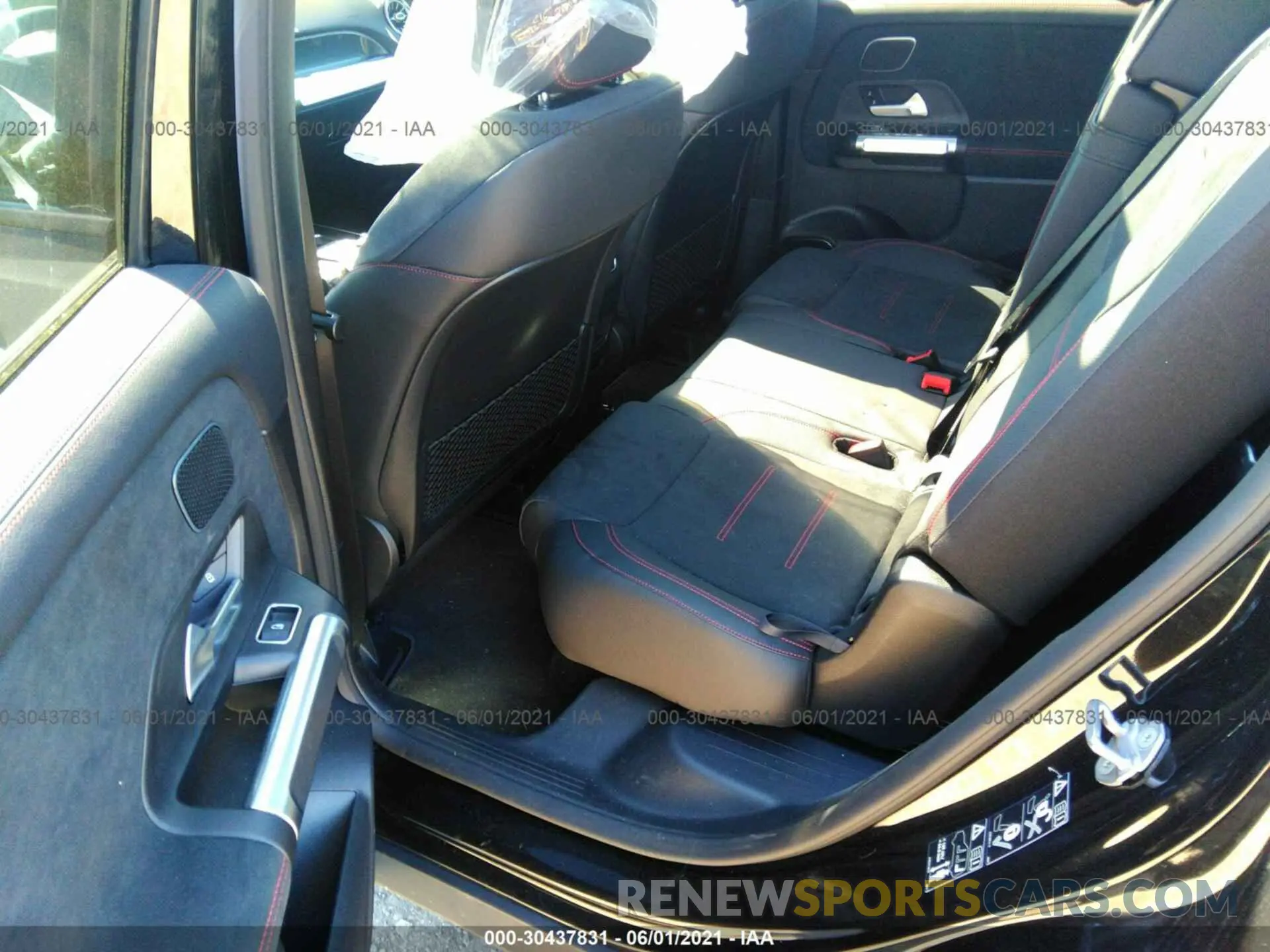 8 Photograph of a damaged car W1N4M4HBXMW090868 MERCEDES-BENZ GLB 2021