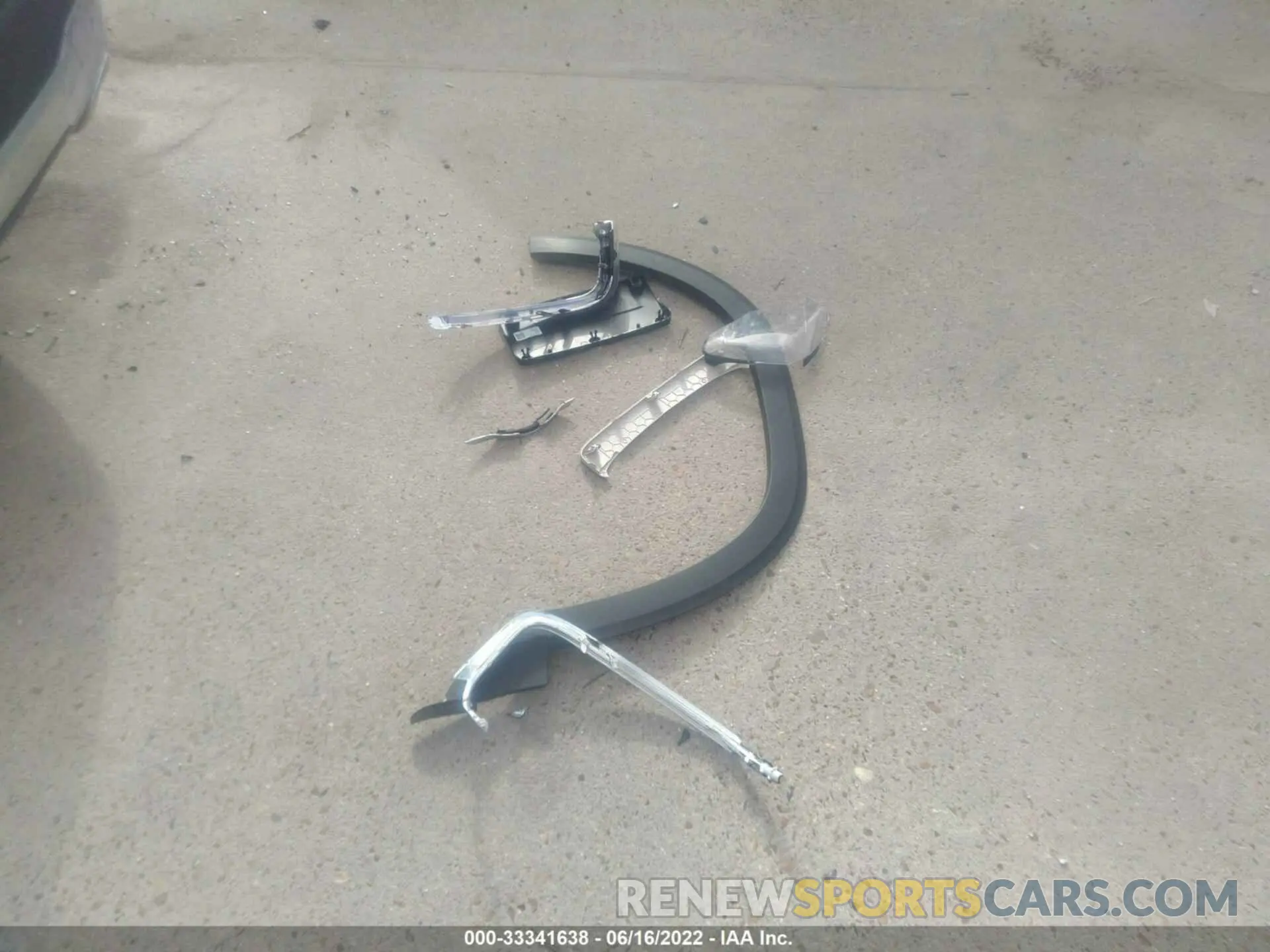 12 Photograph of a damaged car W1N4M4GB1NW181529 MERCEDES-BENZ GLB 2022