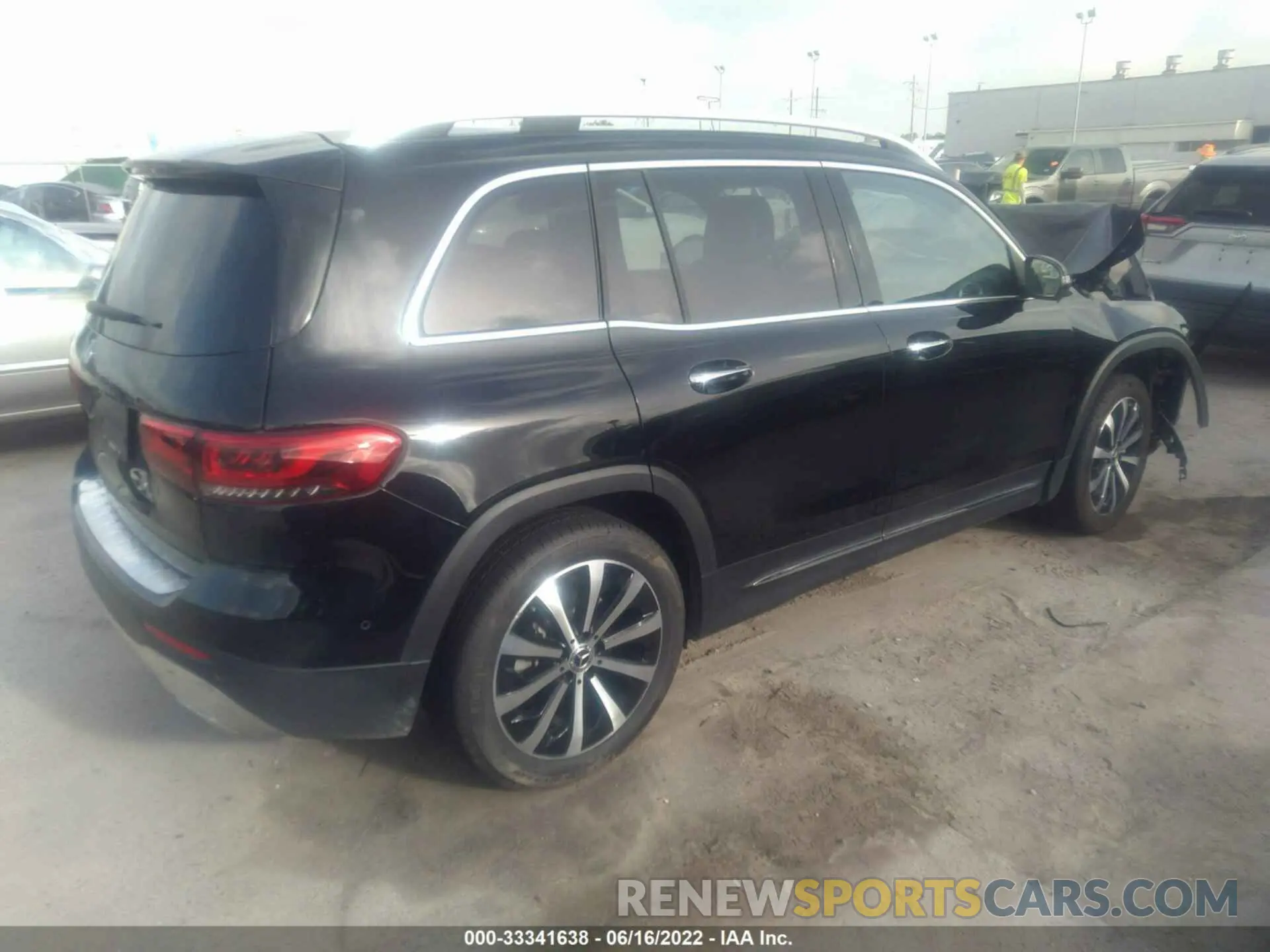 4 Photograph of a damaged car W1N4M4GB1NW181529 MERCEDES-BENZ GLB 2022