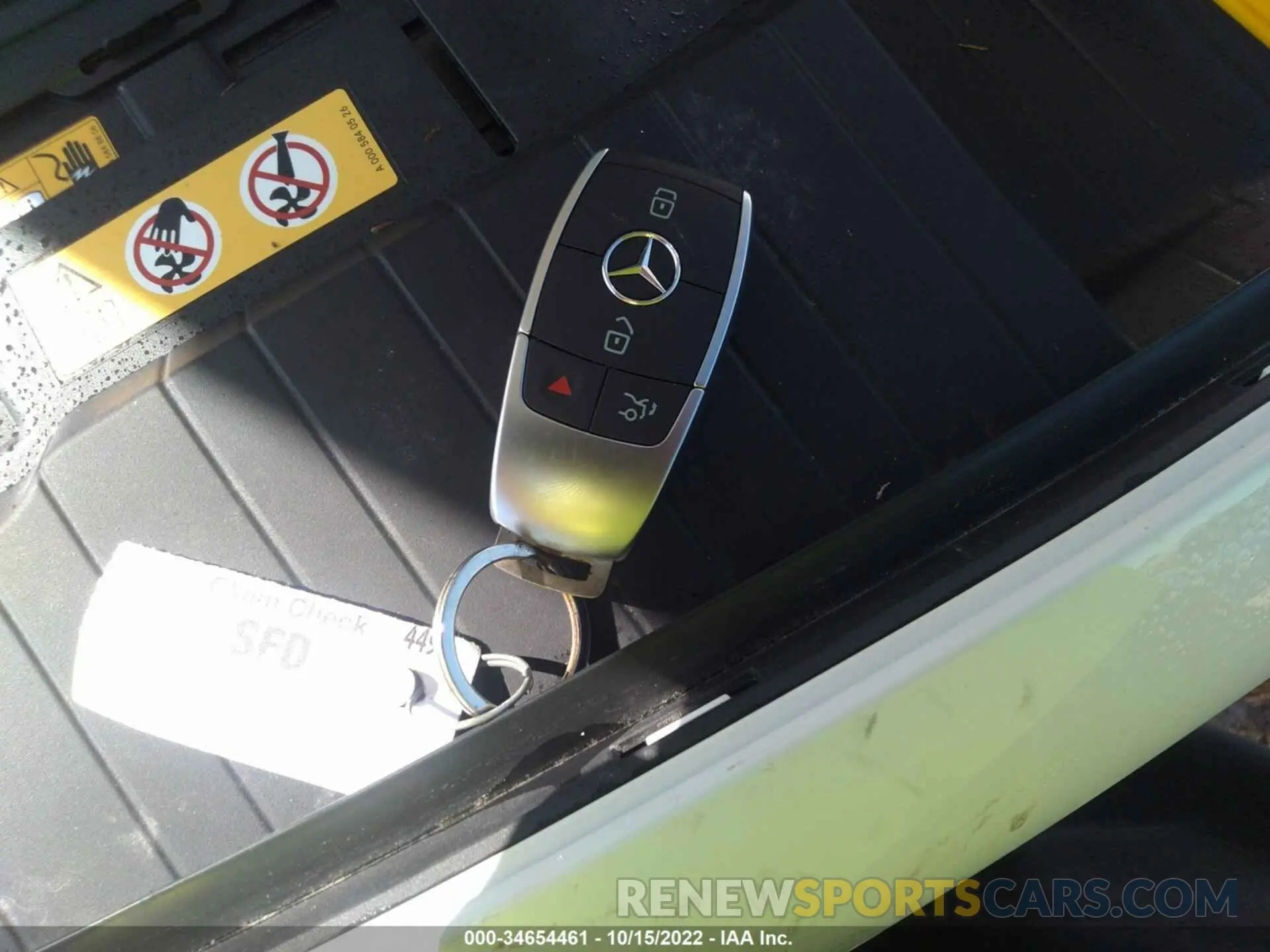 11 Photograph of a damaged car W1N4M4HBXNW173301 MERCEDES-BENZ GLB 2022