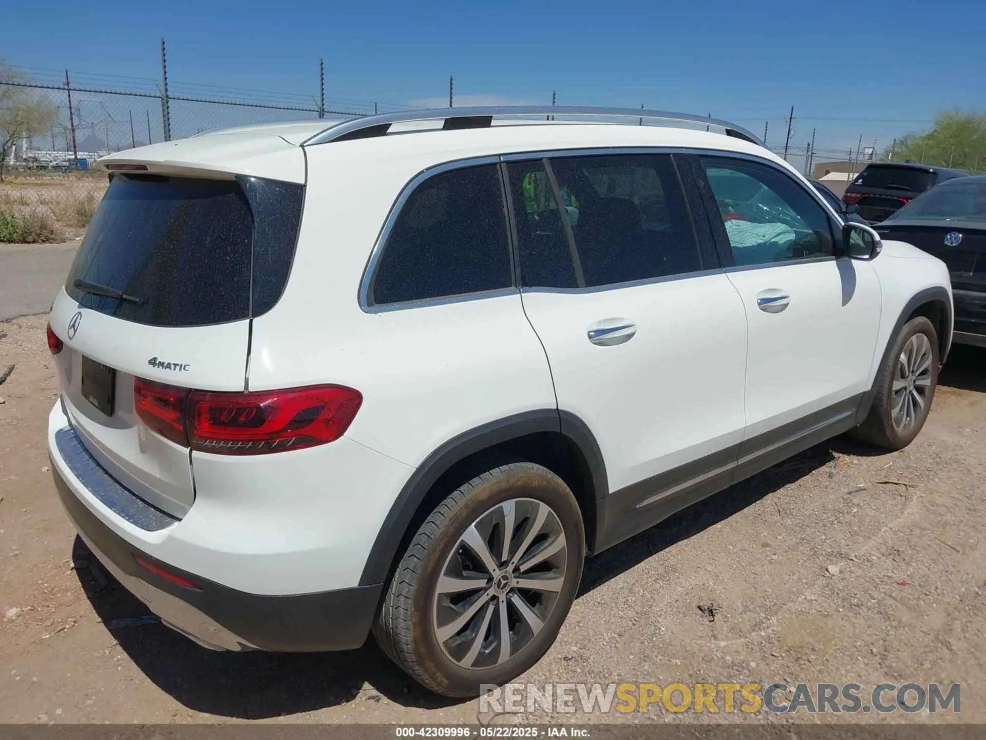 4 Фотография поврежденного автомобиля 0W1N4M4HB6PW32989 MERCEDES-BENZ GLB 2023