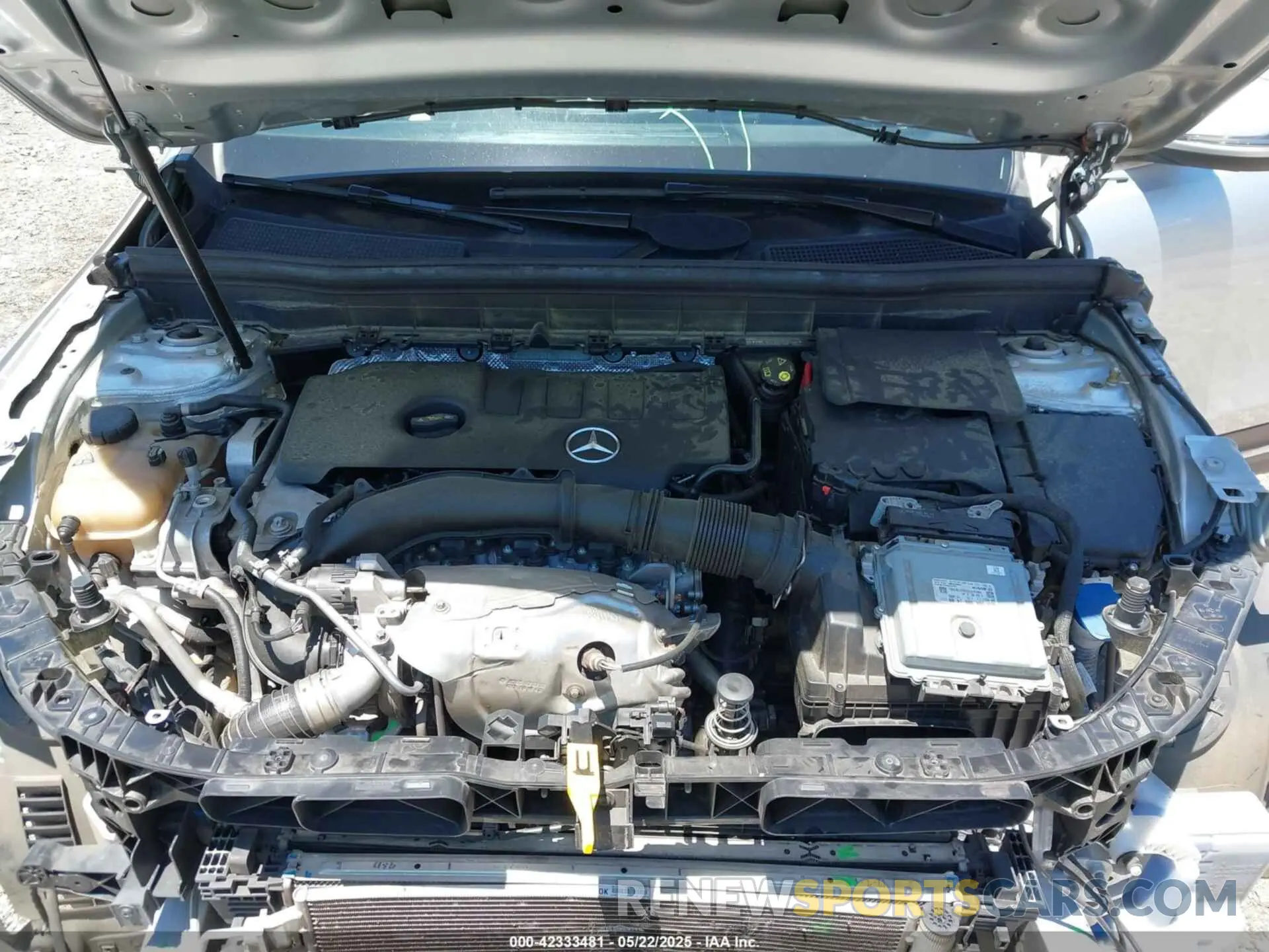 10 Photograph of a damaged car W1N4M4GB5LW032683 MERCEDES-BENZ GLB 250 2020