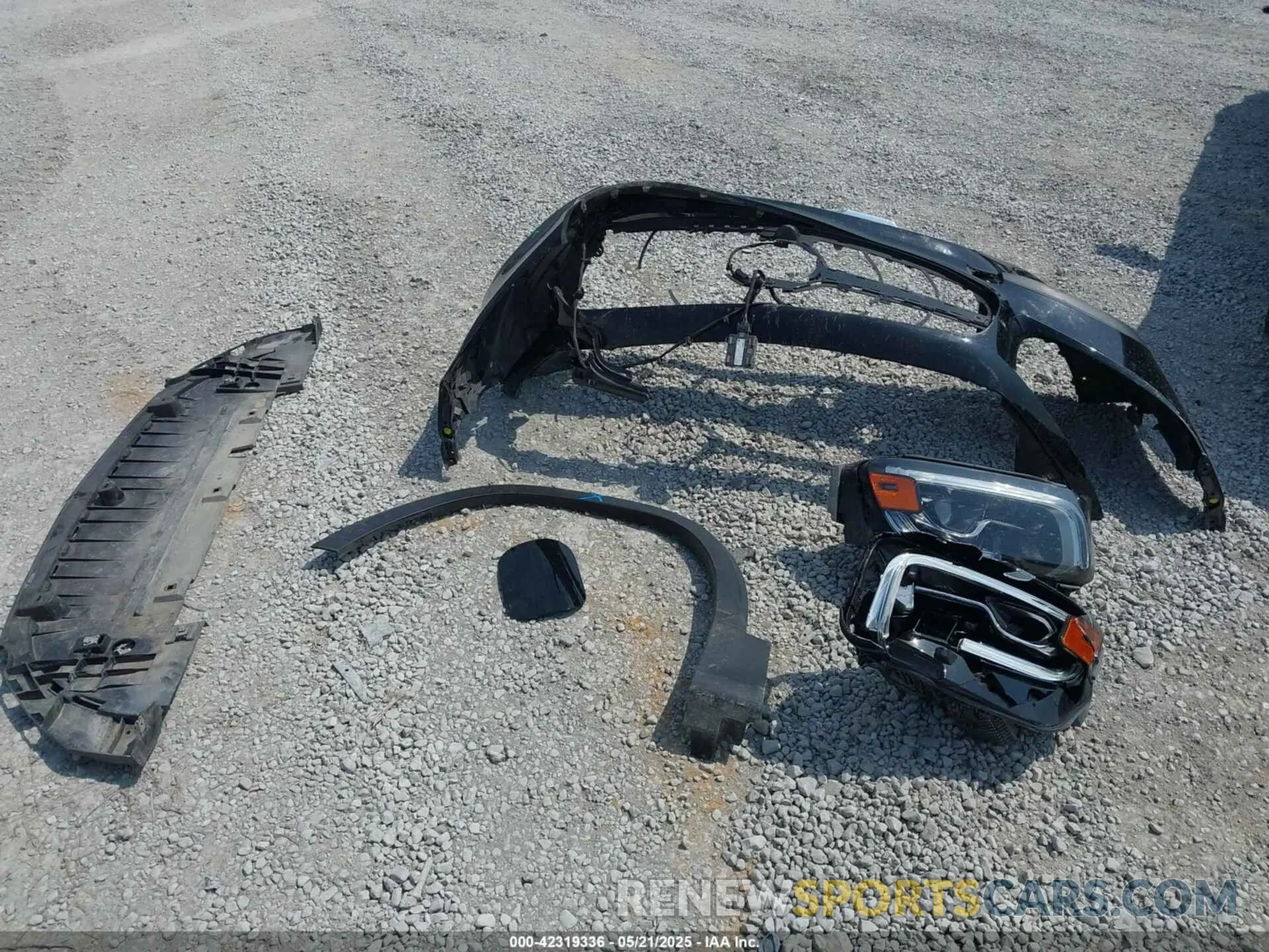 12 Photograph of a damaged car W1N4M4GBXLW015488 MERCEDES-BENZ GLB 250 2020