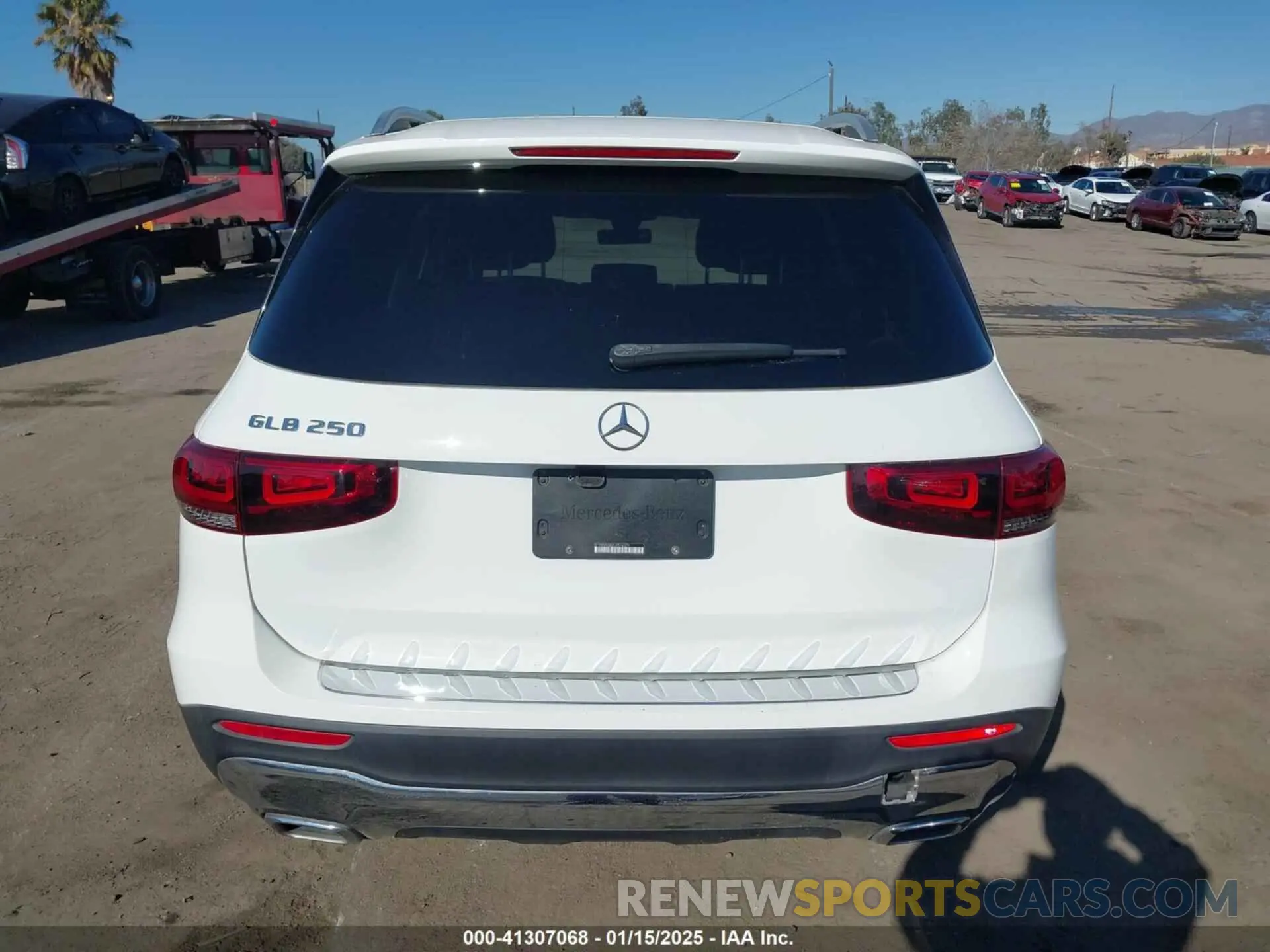 16 Photograph of a damaged car W1N4M4GBXLW016379 MERCEDES-BENZ GLB 250 2020