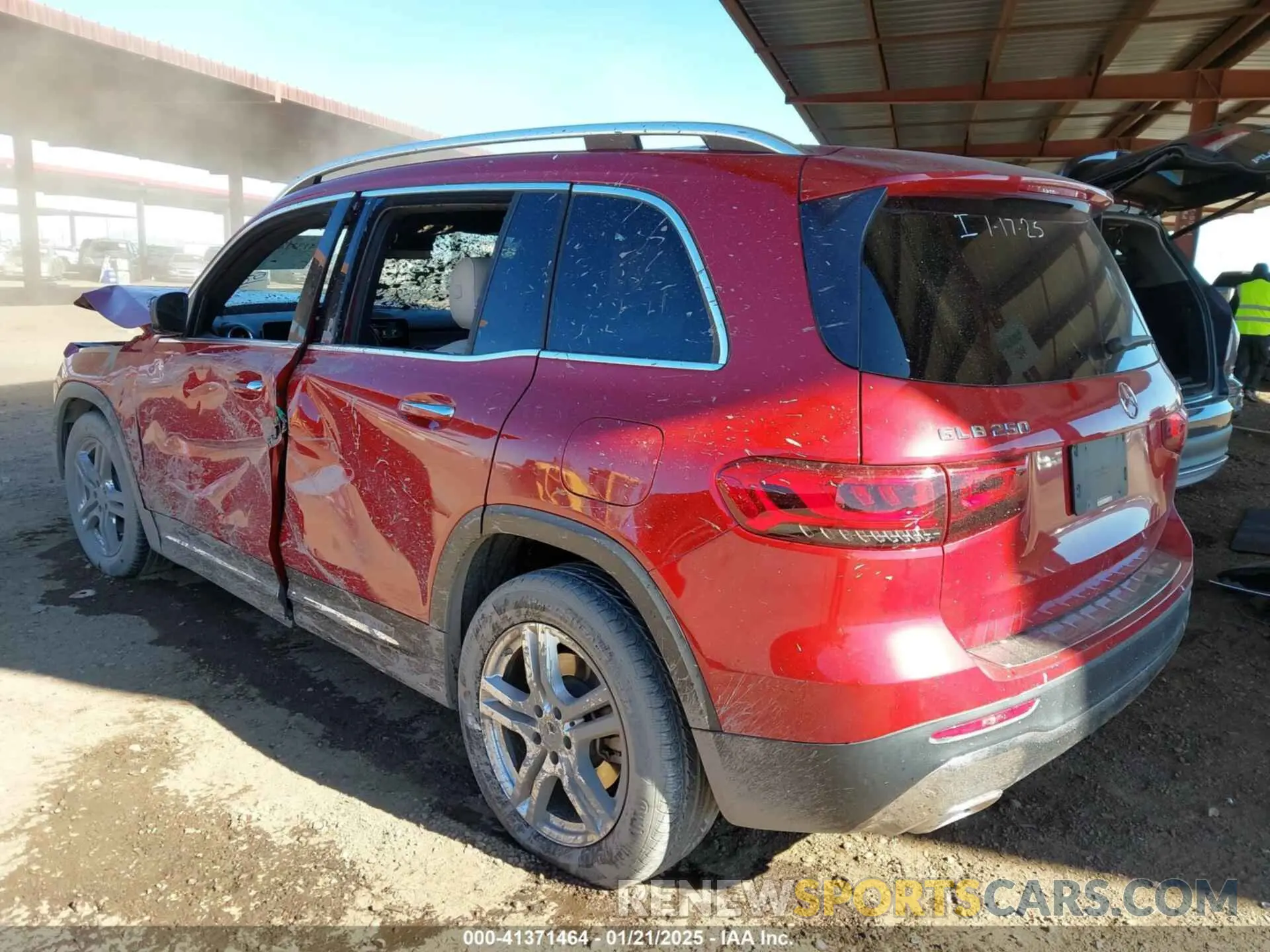 3 Photograph of a damaged car W1N4M4HB1LW028791 MERCEDES-BENZ GLB 250 2020