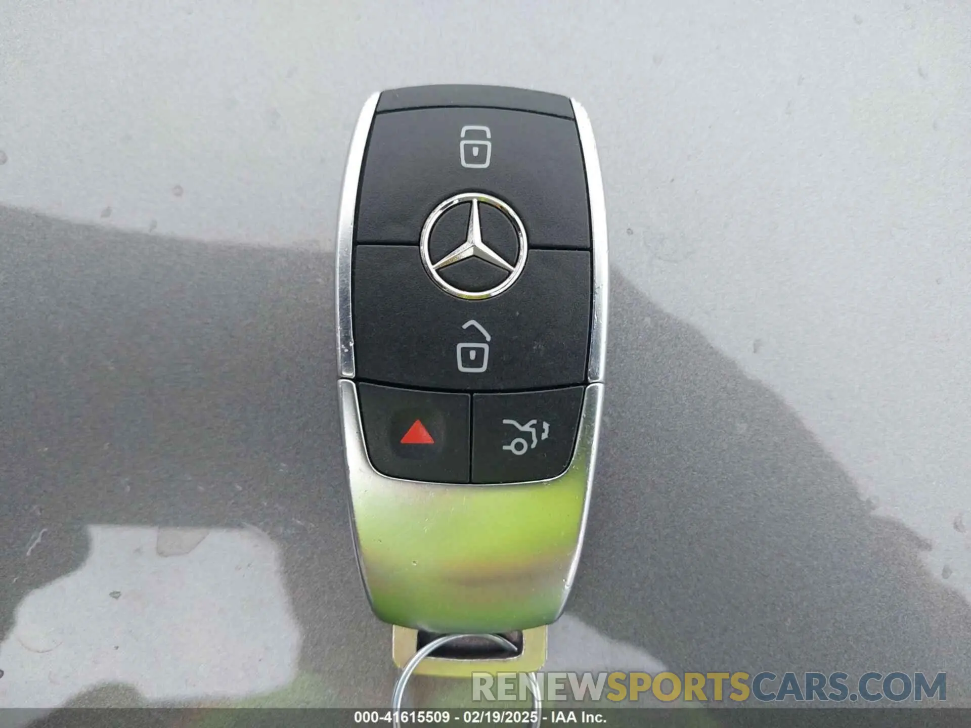 11 Photograph of a damaged car W1N4M4HB1LW069664 MERCEDES-BENZ GLB 250 2020
