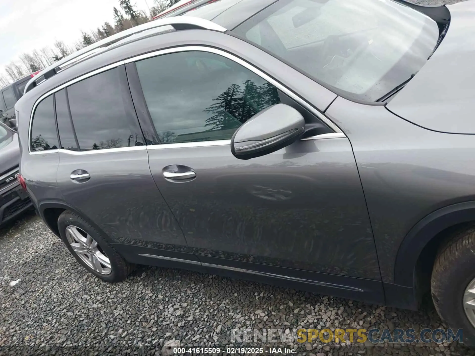 13 Photograph of a damaged car W1N4M4HB1LW069664 MERCEDES-BENZ GLB 250 2020