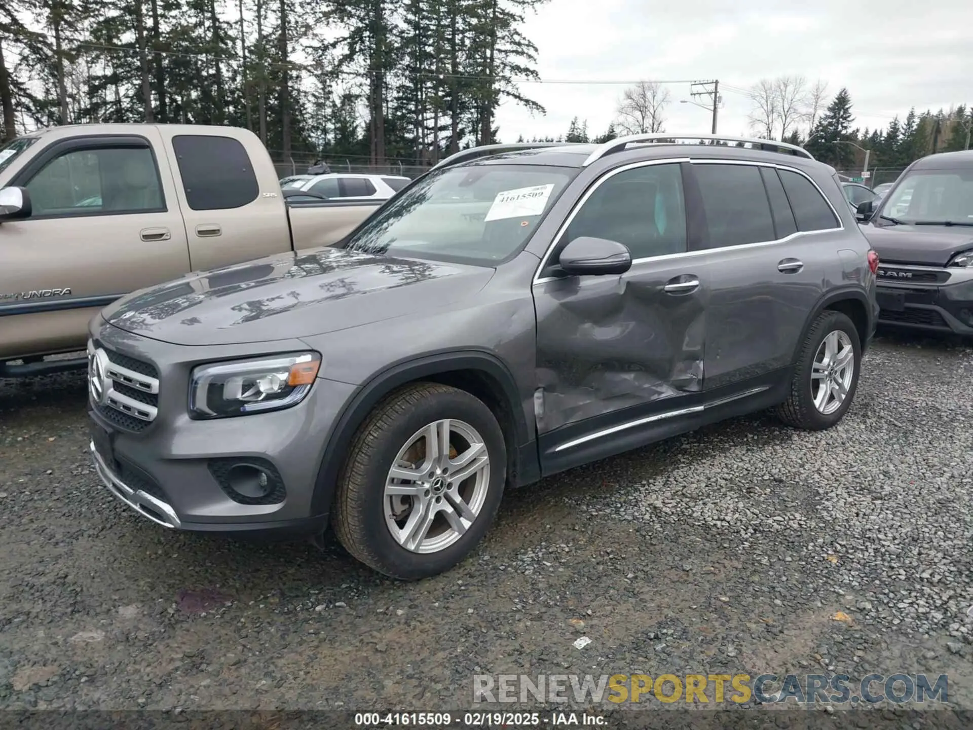 2 Photograph of a damaged car W1N4M4HB1LW069664 MERCEDES-BENZ GLB 250 2020