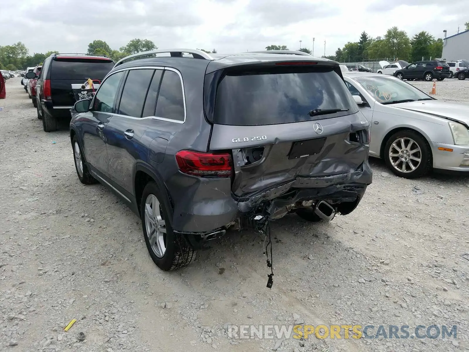 3 Photograph of a damaged car W1N4M4HB2LW018920 MERCEDES-BENZ GLB 250 2020