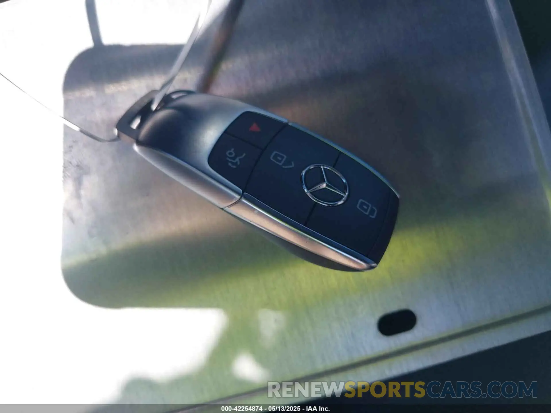 11 Photograph of a damaged car W1N4M4HB7LW022073 MERCEDES-BENZ GLB 250 2020