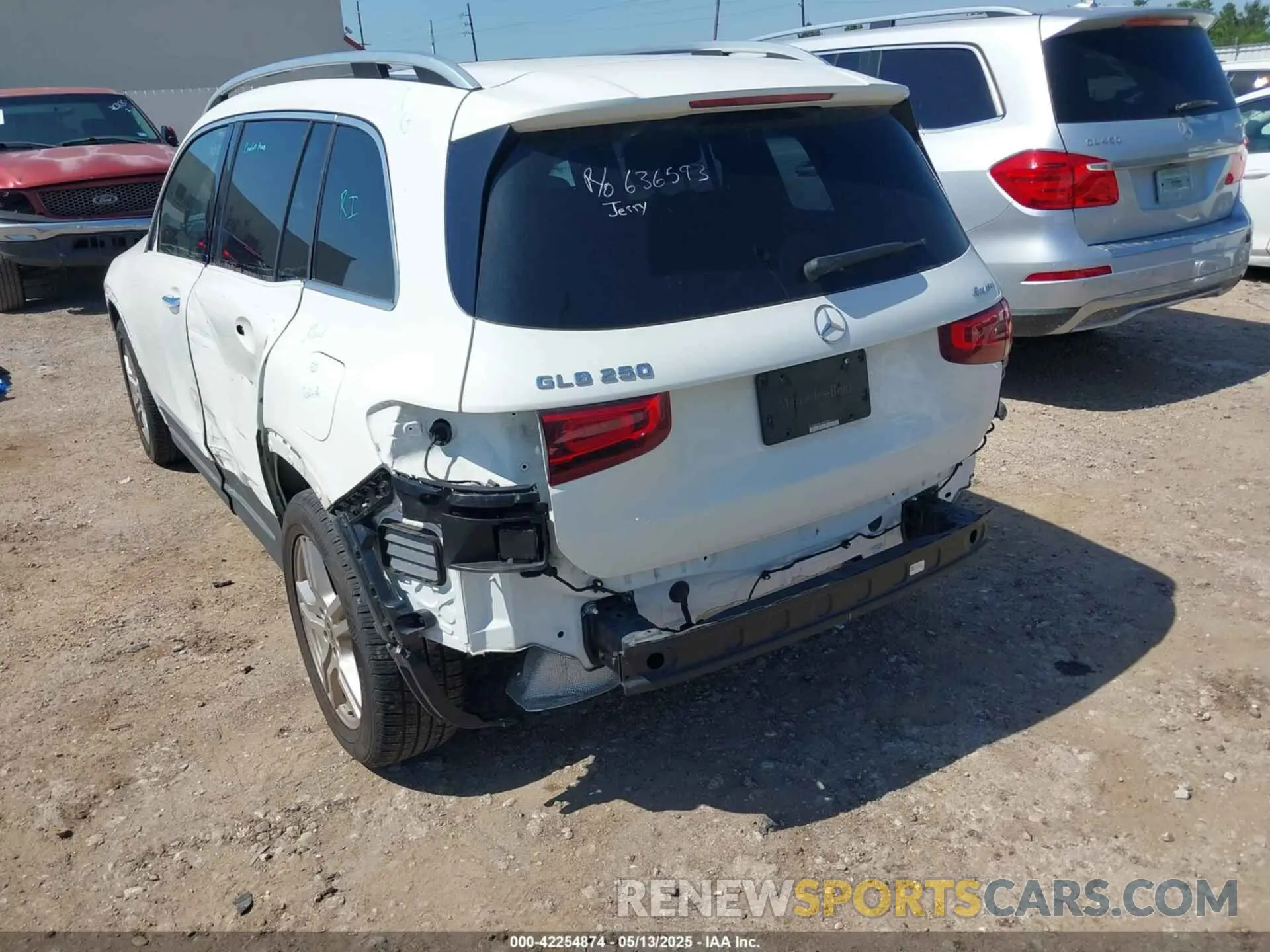 19 Photograph of a damaged car W1N4M4HB7LW022073 MERCEDES-BENZ GLB 250 2020