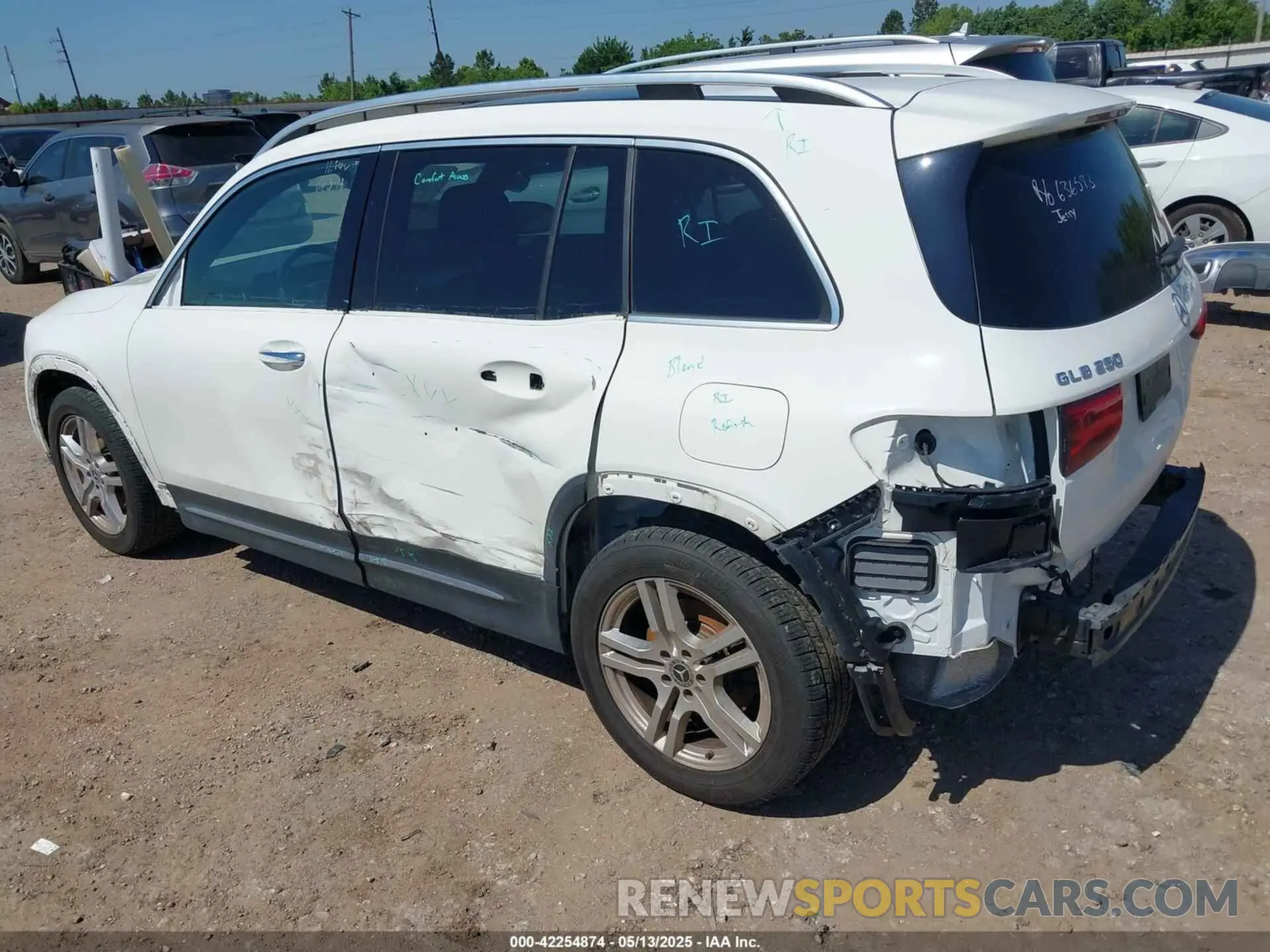 6 Photograph of a damaged car W1N4M4HB7LW022073 MERCEDES-BENZ GLB 250 2020