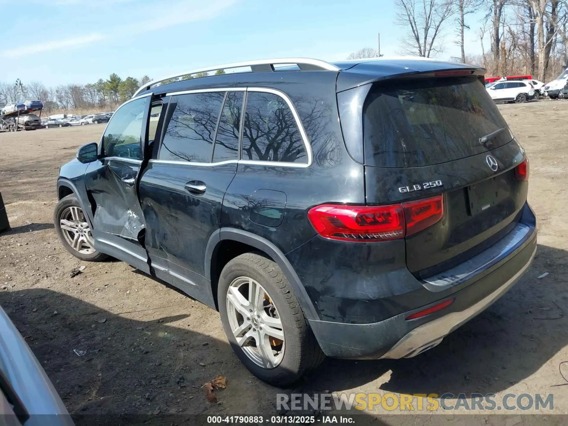 14 Photograph of a damaged car WDC4M4HB7LW007333 MERCEDES-BENZ GLB 250 2020