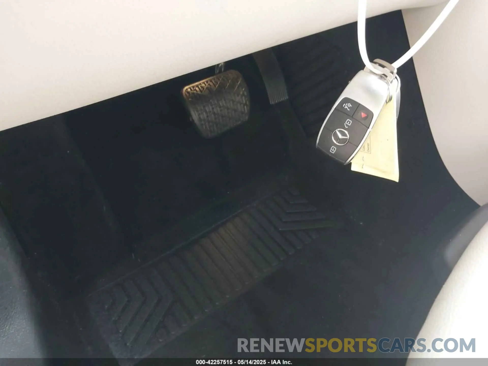 11 Photograph of a damaged car W1N4M4GB5MW120960 MERCEDES-BENZ GLB 250 2021