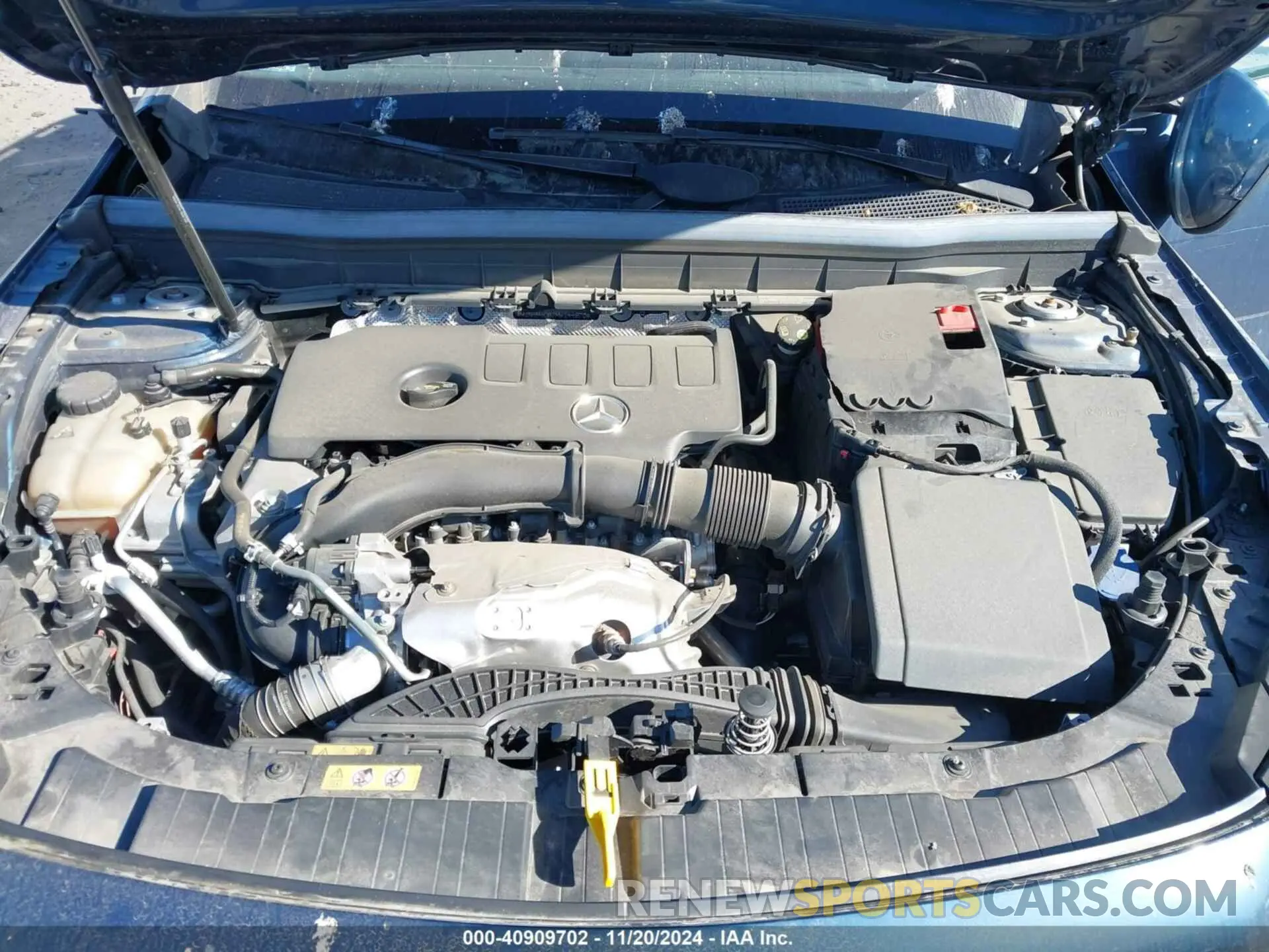 10 Photograph of a damaged car W1N4M4GB7MW144970 MERCEDES-BENZ GLB 250 2021