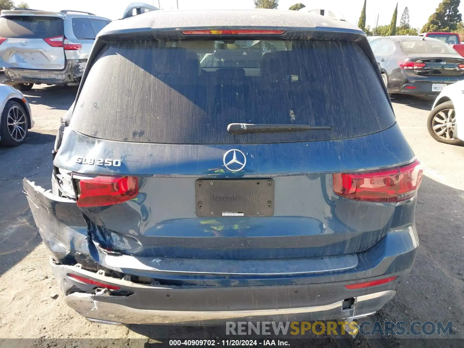 16 Photograph of a damaged car W1N4M4GB7MW144970 MERCEDES-BENZ GLB 250 2021