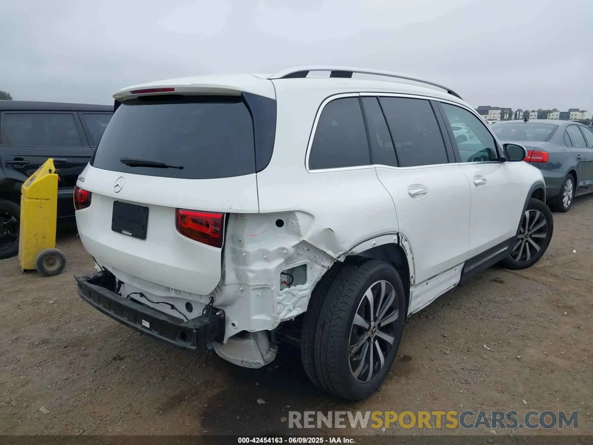 6 Photograph of a damaged car W1N4M4GB9MW109458 MERCEDES-BENZ GLB 250 2021
