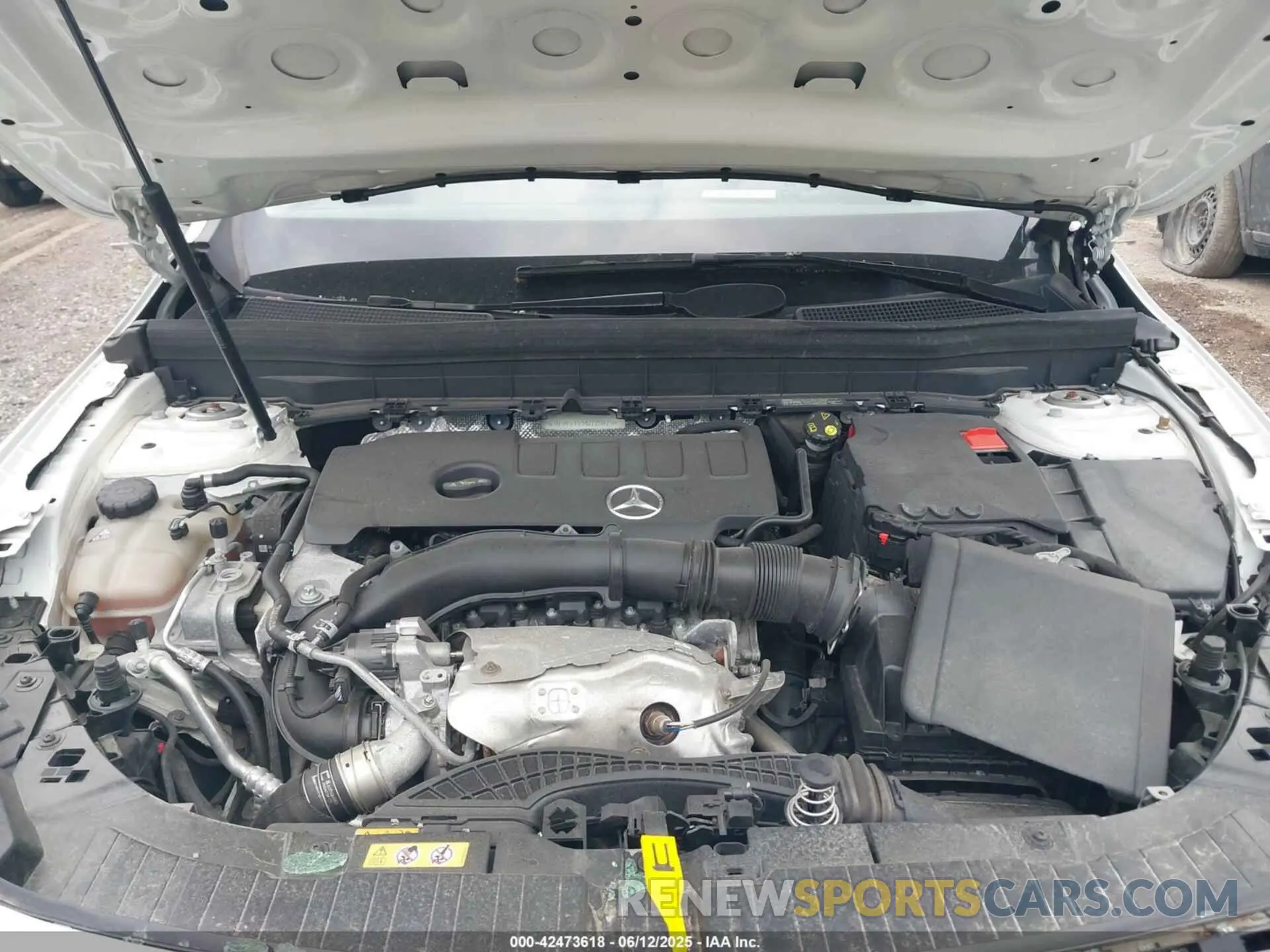 10 Photograph of a damaged car W1N4M4HB6MW115619 MERCEDES-BENZ GLB 250 2021