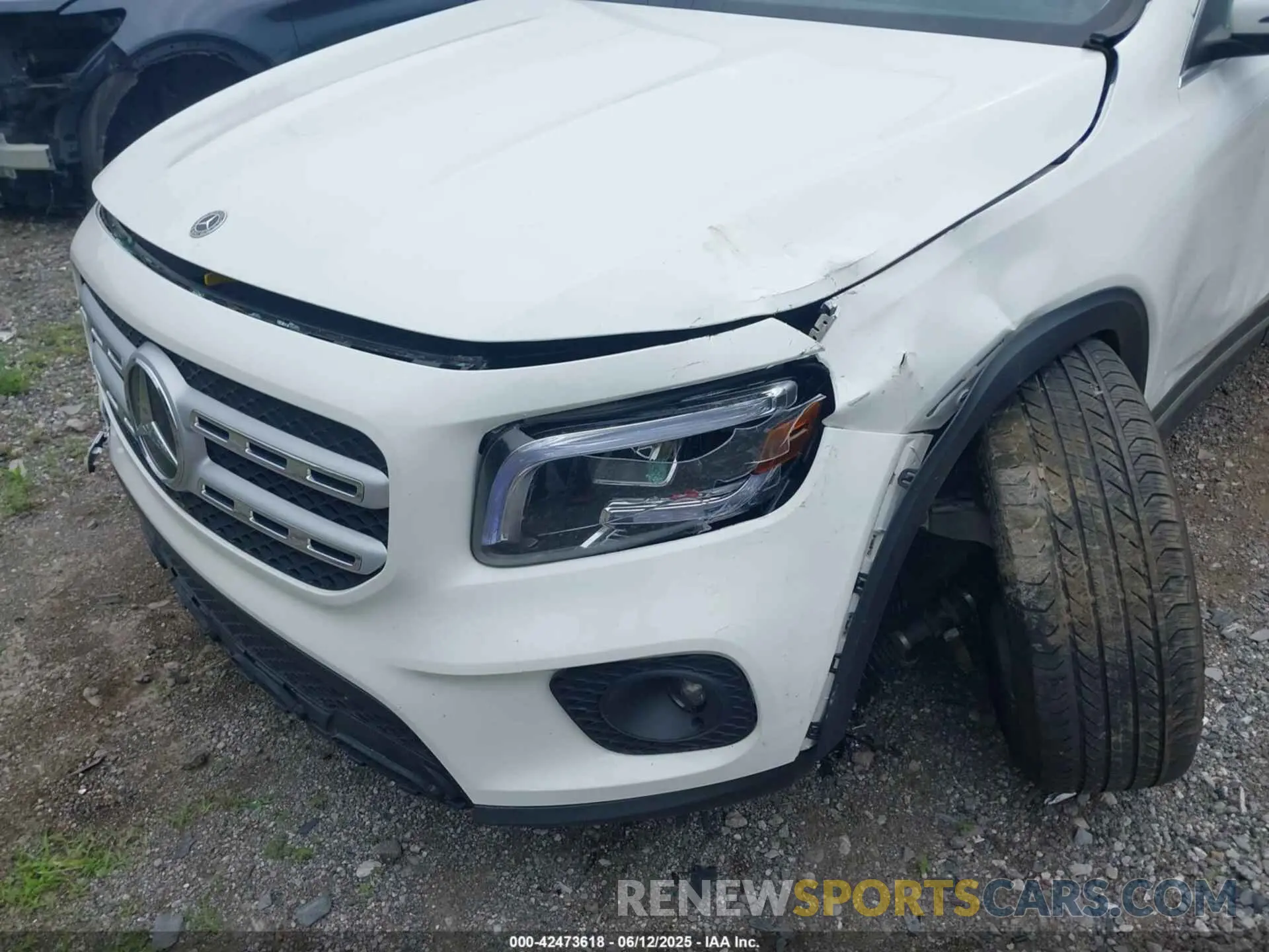 17 Photograph of a damaged car W1N4M4HB6MW115619 MERCEDES-BENZ GLB 250 2021