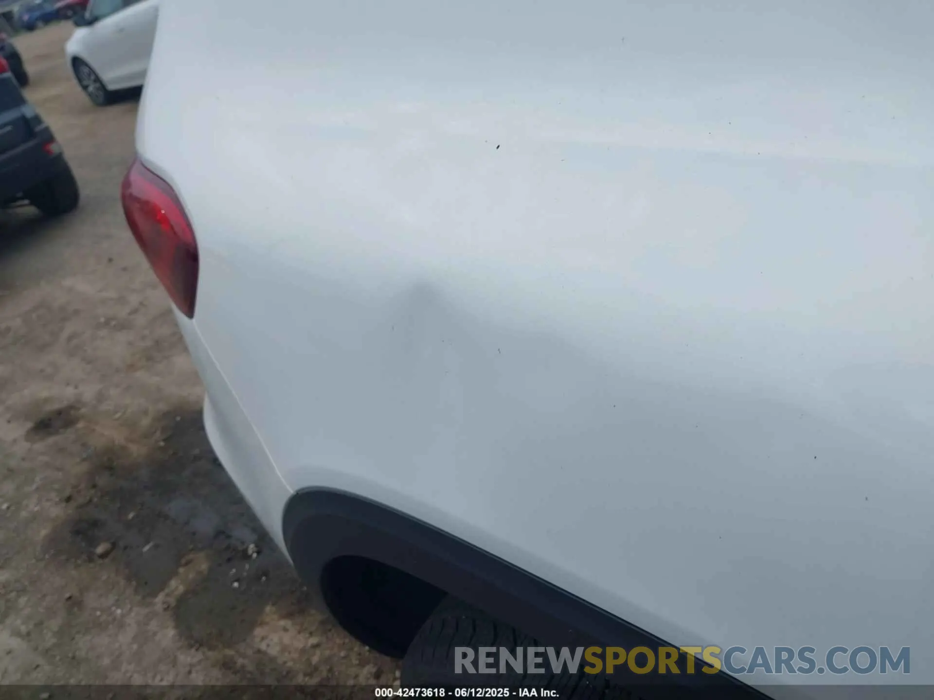 19 Photograph of a damaged car W1N4M4HB6MW115619 MERCEDES-BENZ GLB 250 2021
