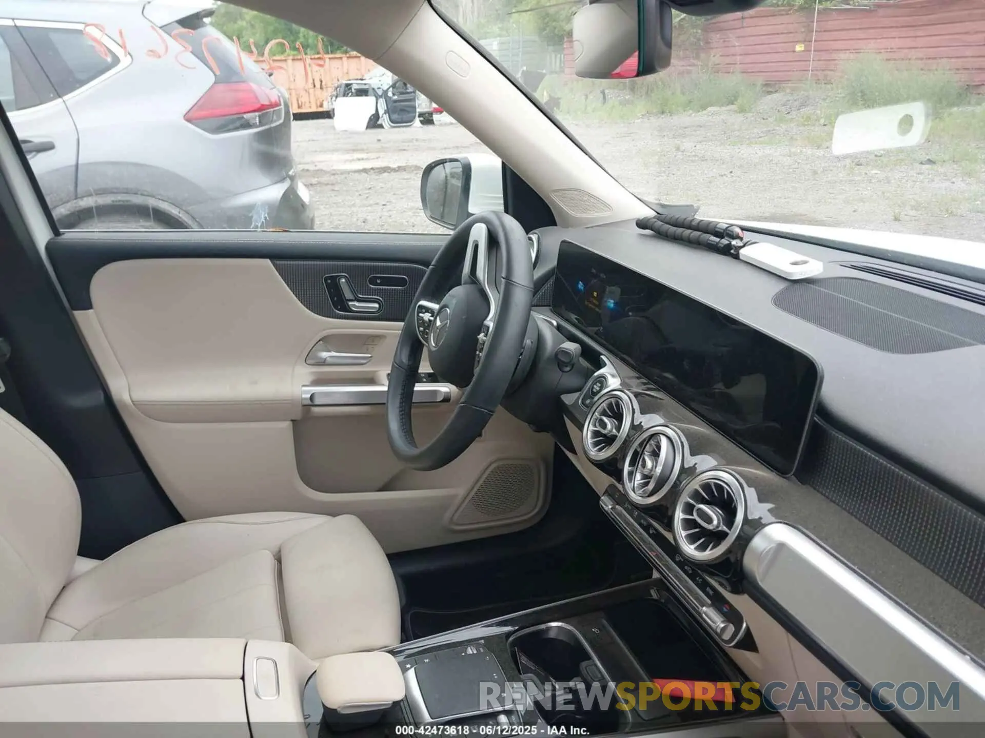 5 Photograph of a damaged car W1N4M4HB6MW115619 MERCEDES-BENZ GLB 250 2021