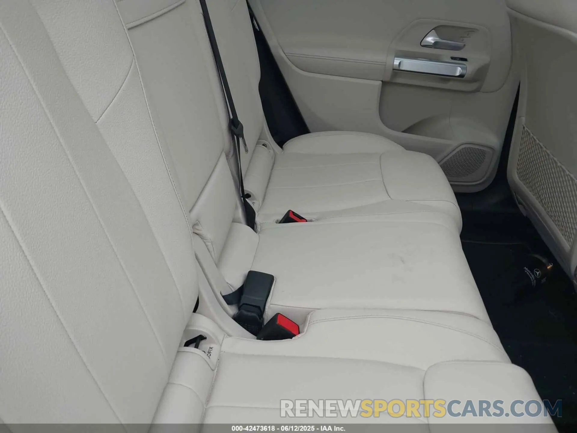 8 Photograph of a damaged car W1N4M4HB6MW115619 MERCEDES-BENZ GLB 250 2021