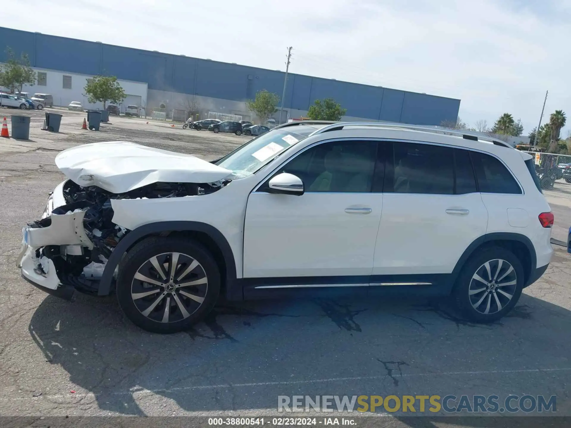 14 Photograph of a damaged car W1N4M4HB6MW145607 MERCEDES-BENZ GLB 250 2021