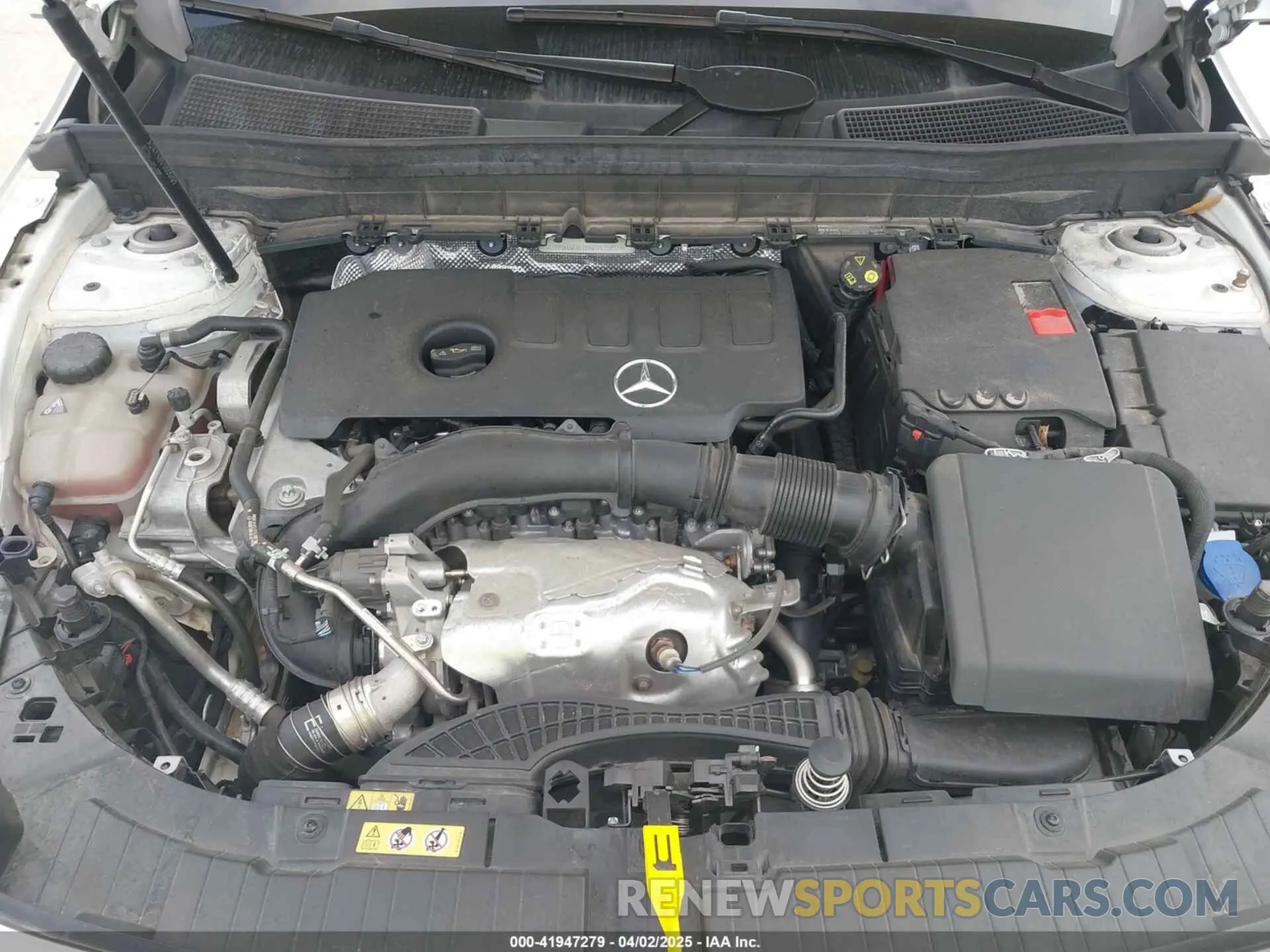 10 Photograph of a damaged car W1N4M4GB1NW241907 MERCEDES-BENZ GLB 250 2022